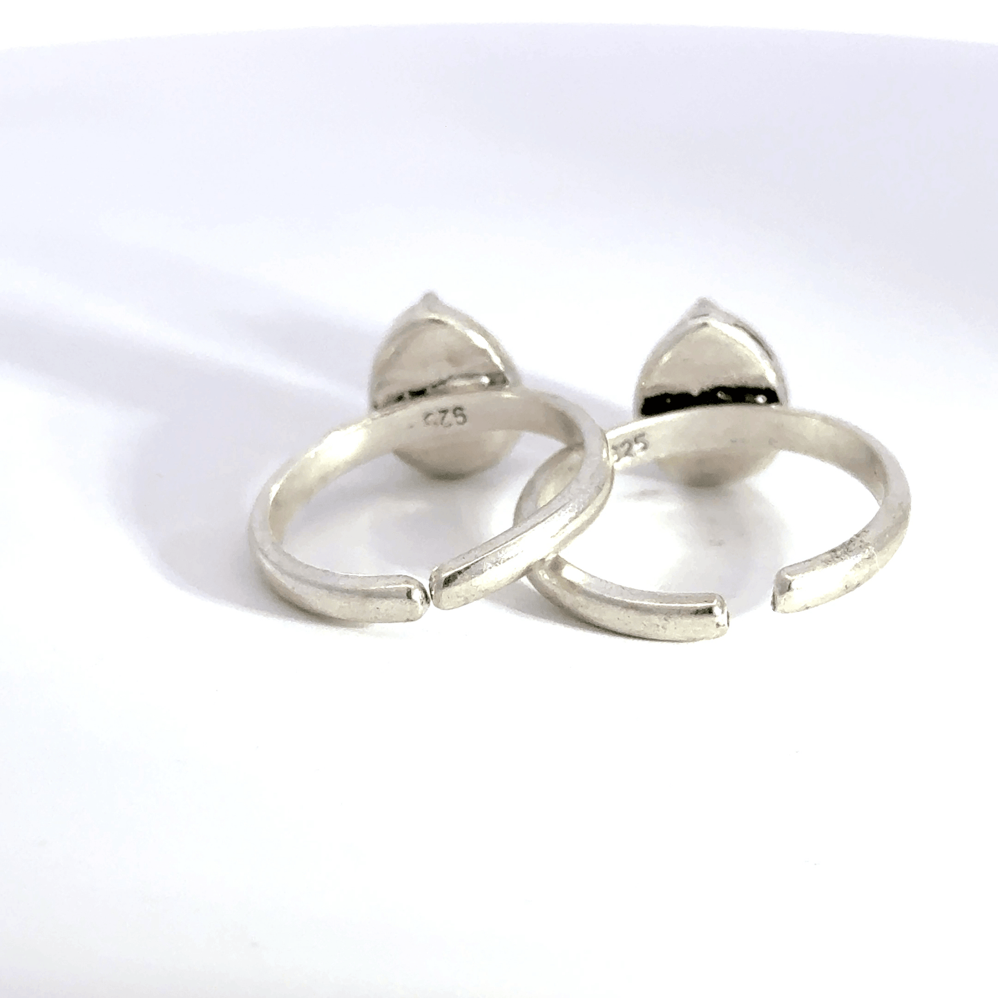 Antique Stone Toerings