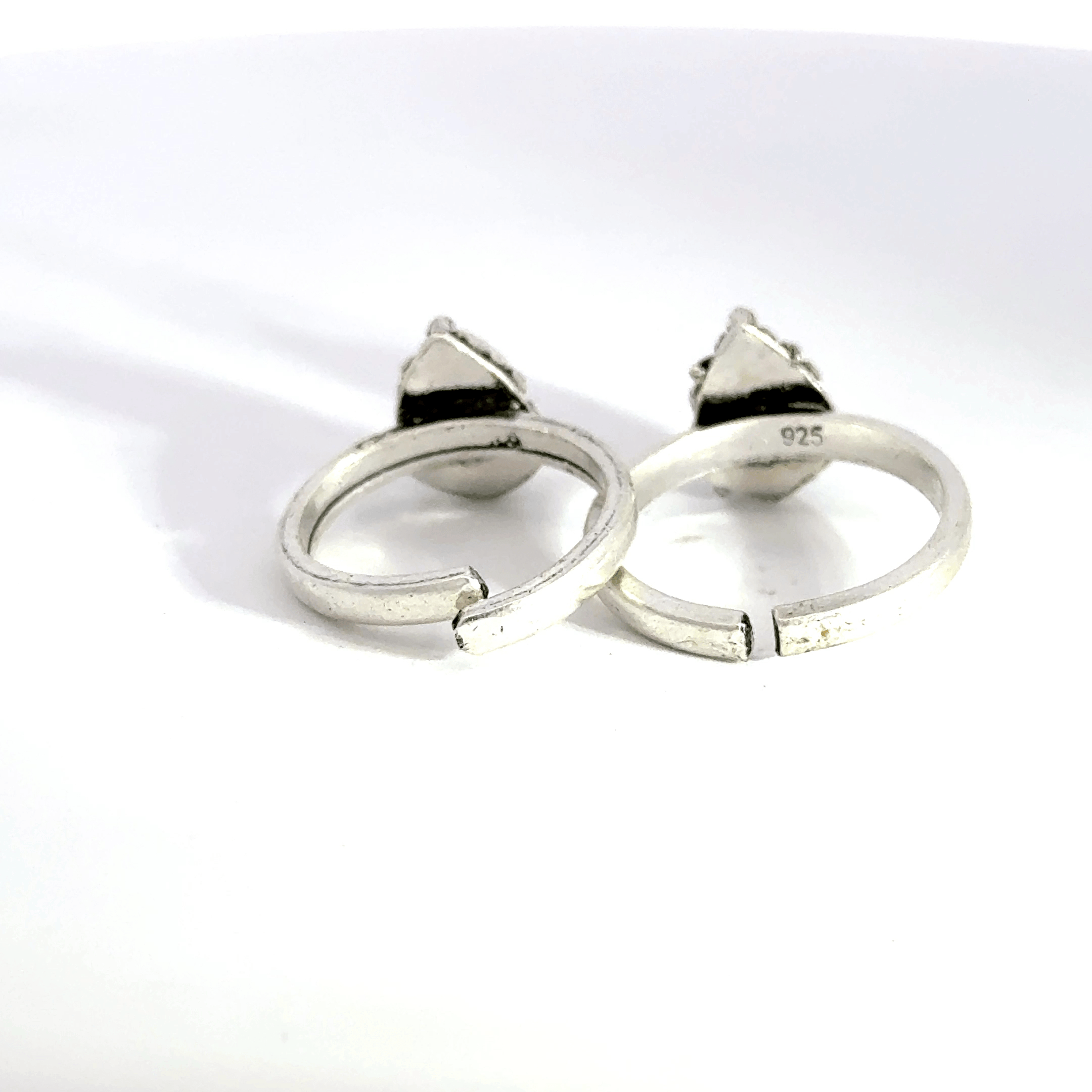 Antique Stone Toerings