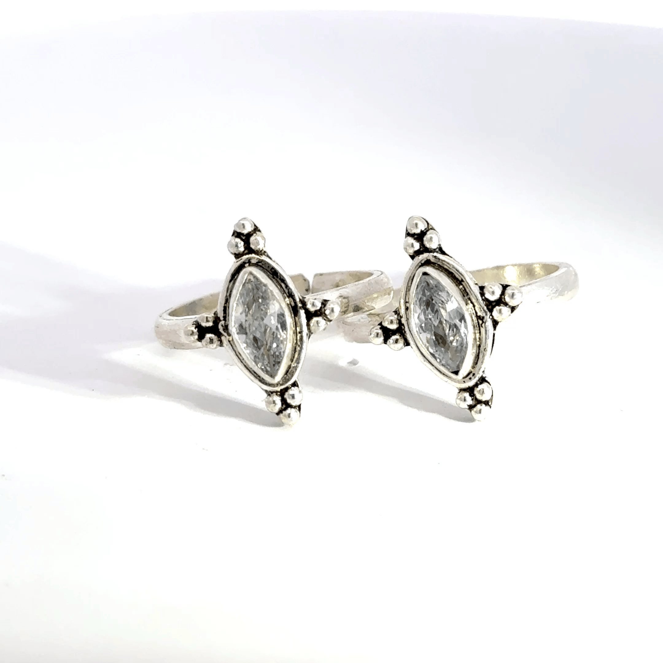 Antique Stone Toerings