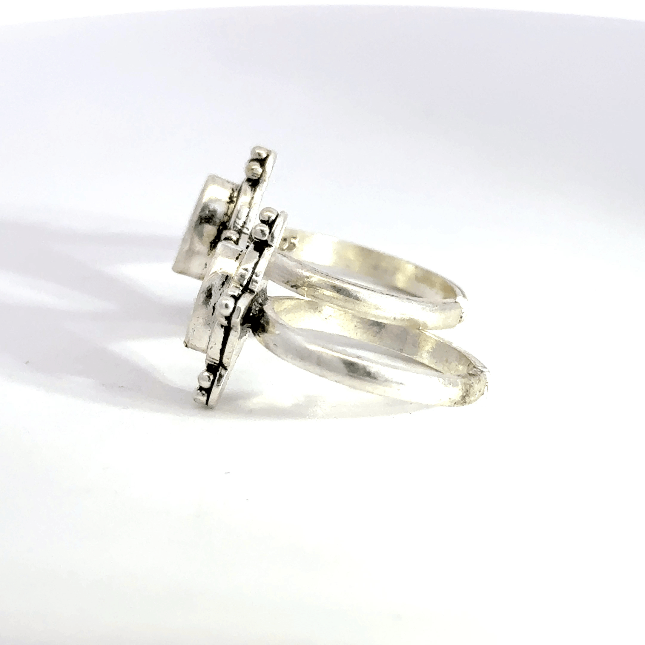 Antique Stone Toerings