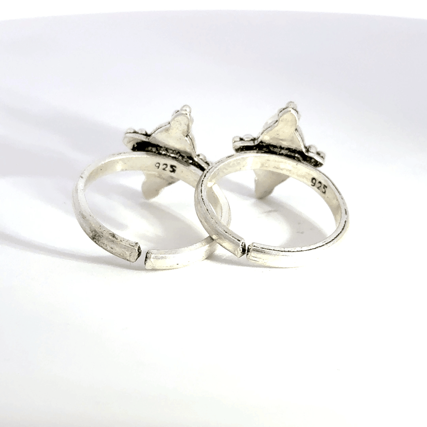 Antique Stone Toerings