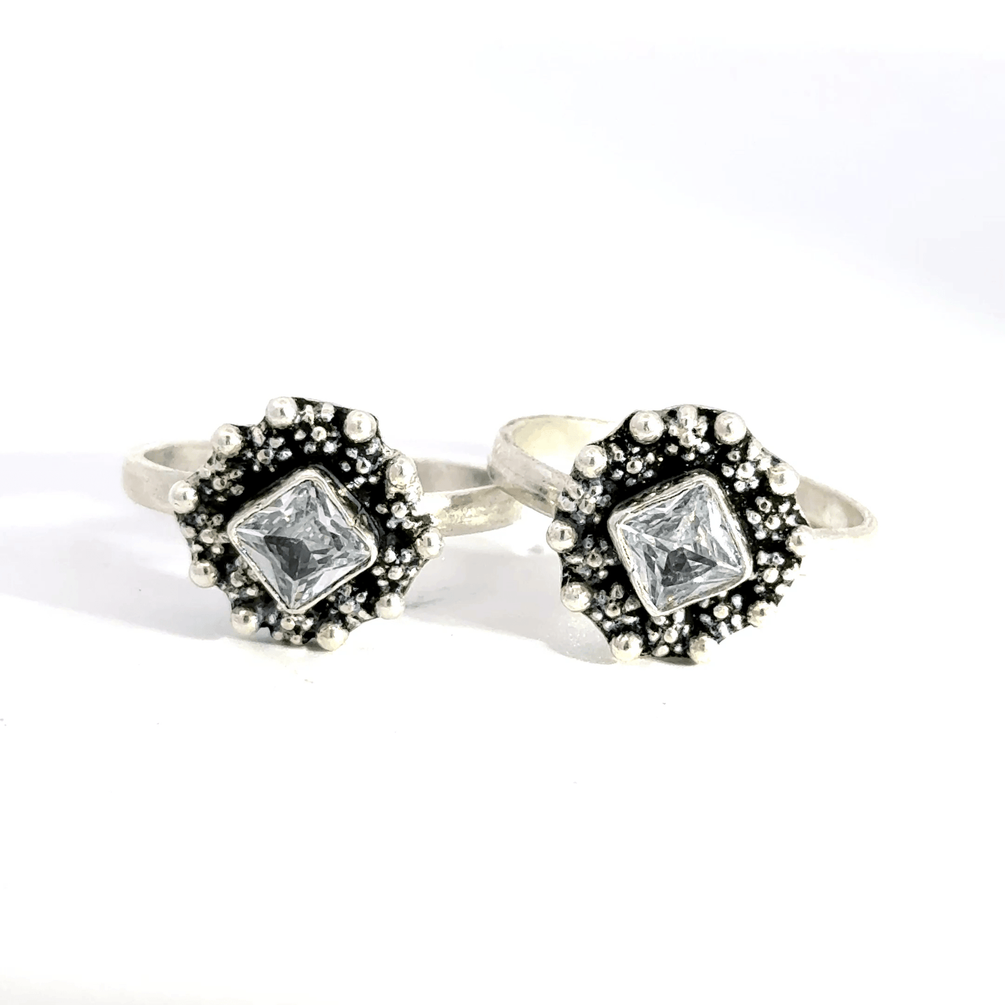 Antique Stone Toerings