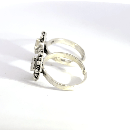 Antique Stone Toerings