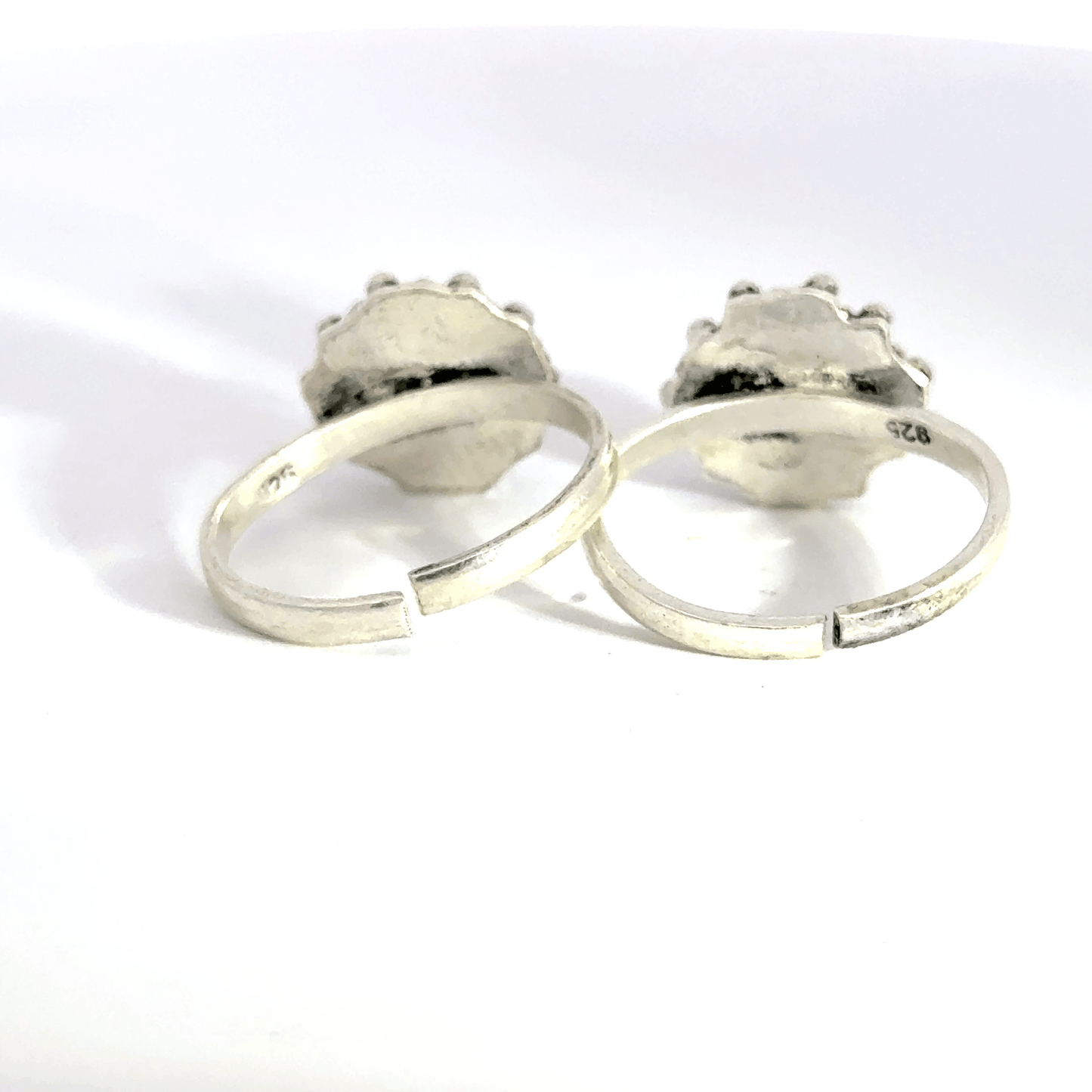 Antique Stone Toerings