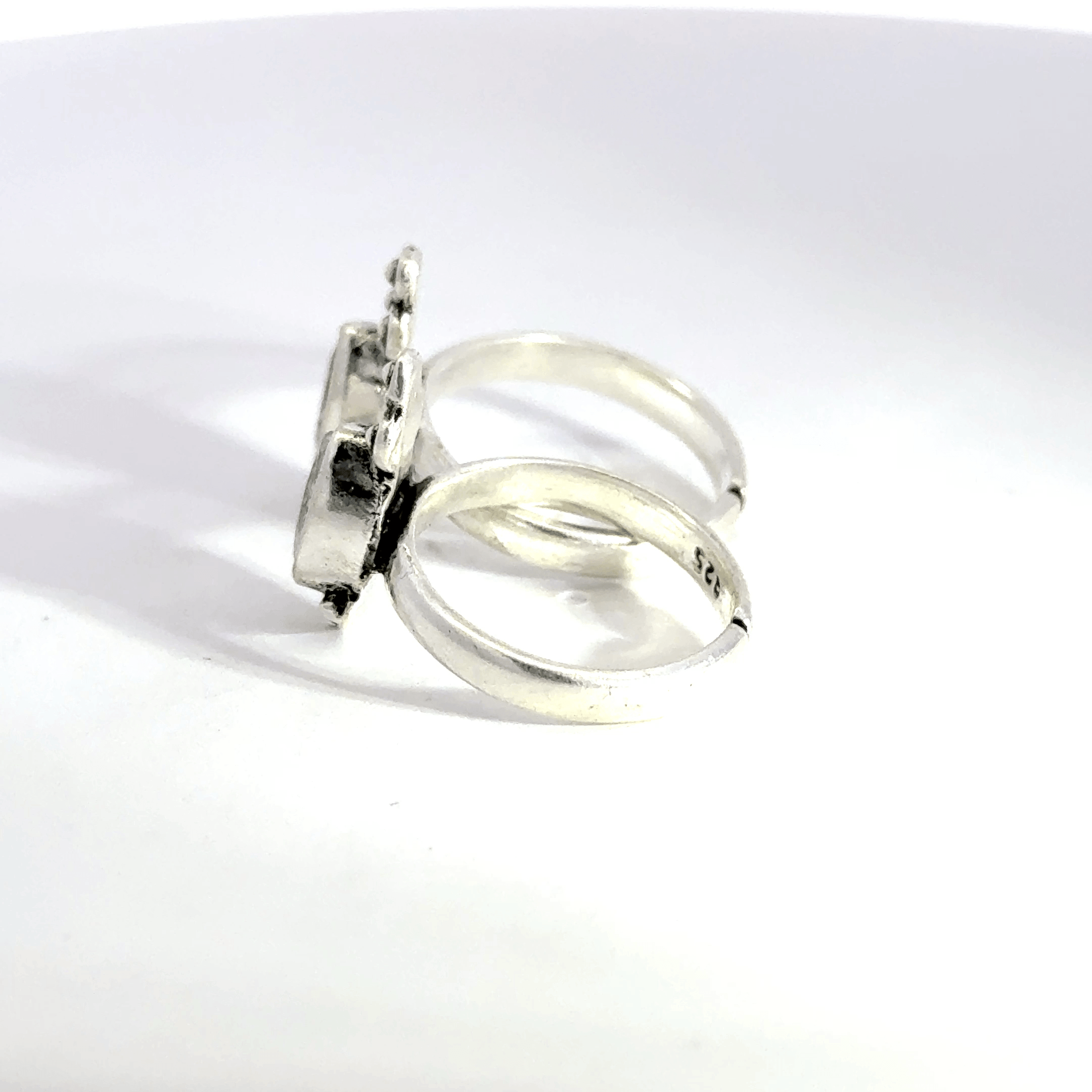 Antique Stone Toerings