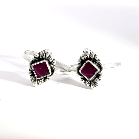 Antique Stone Toerings