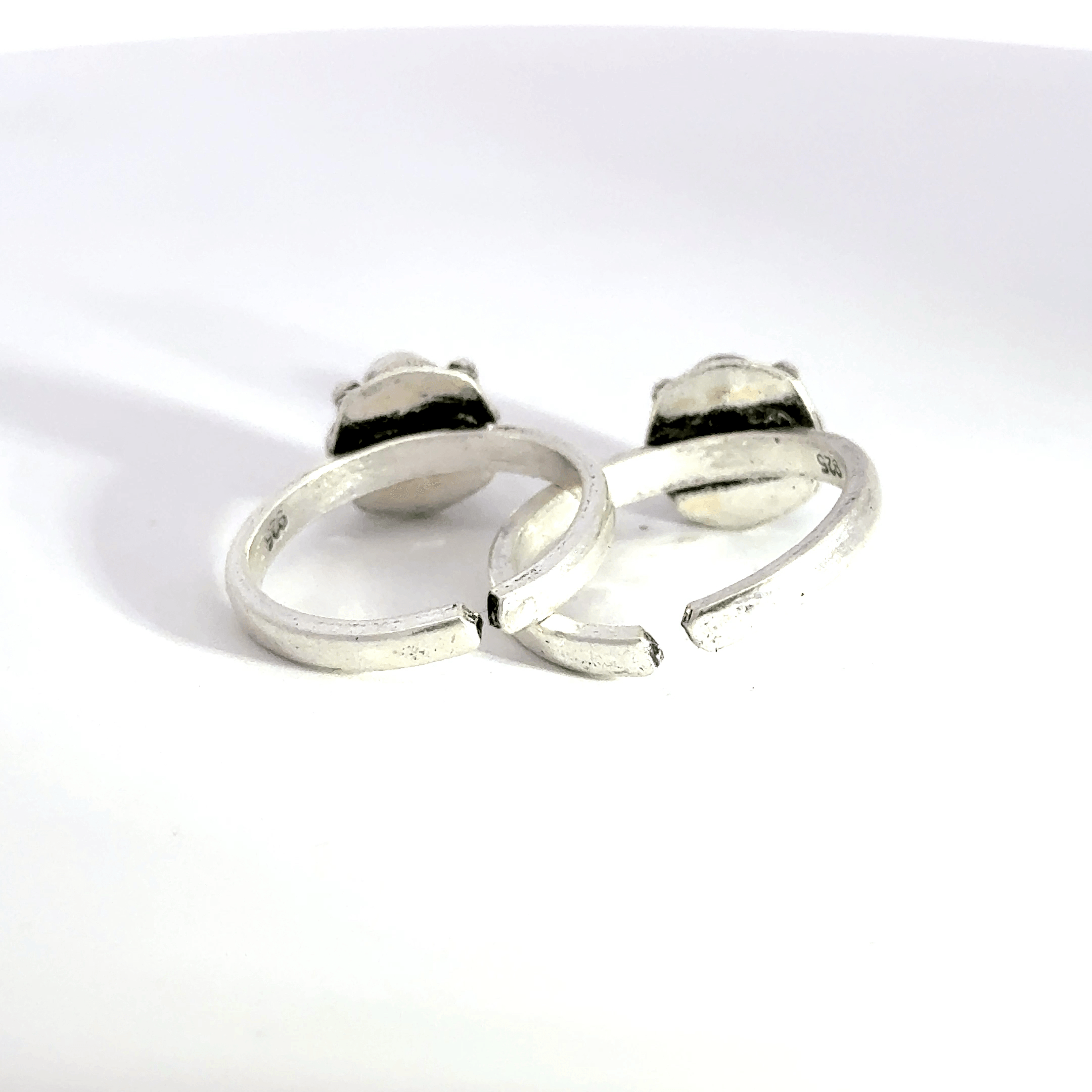 Antique Stone Toerings