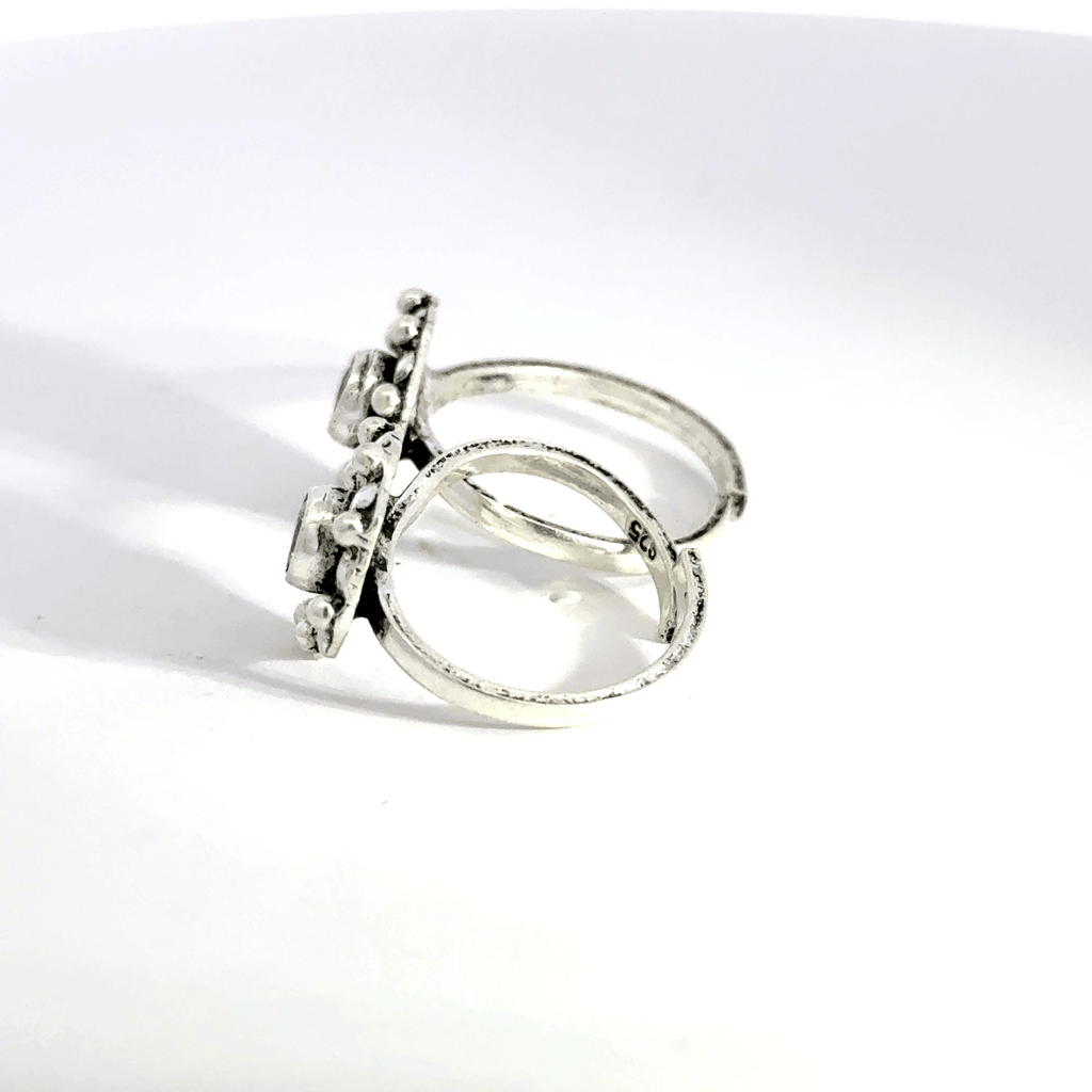 Antique Stone Toerings