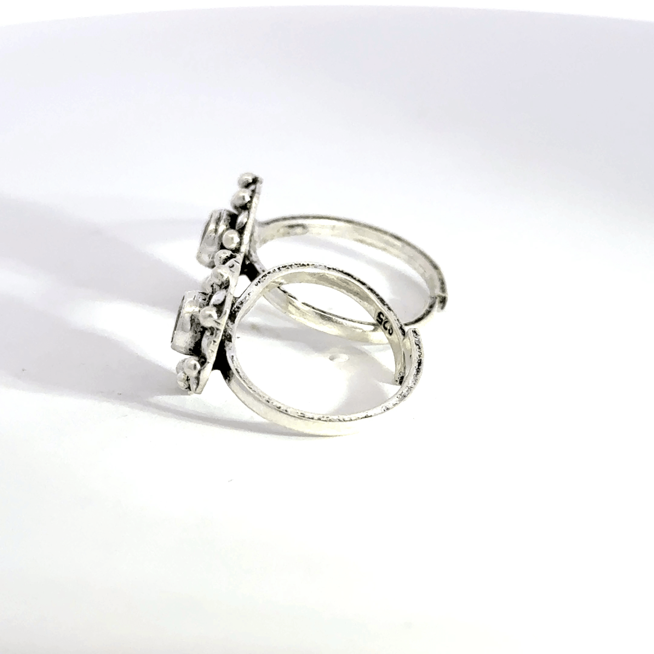 Antique Stone Toerings