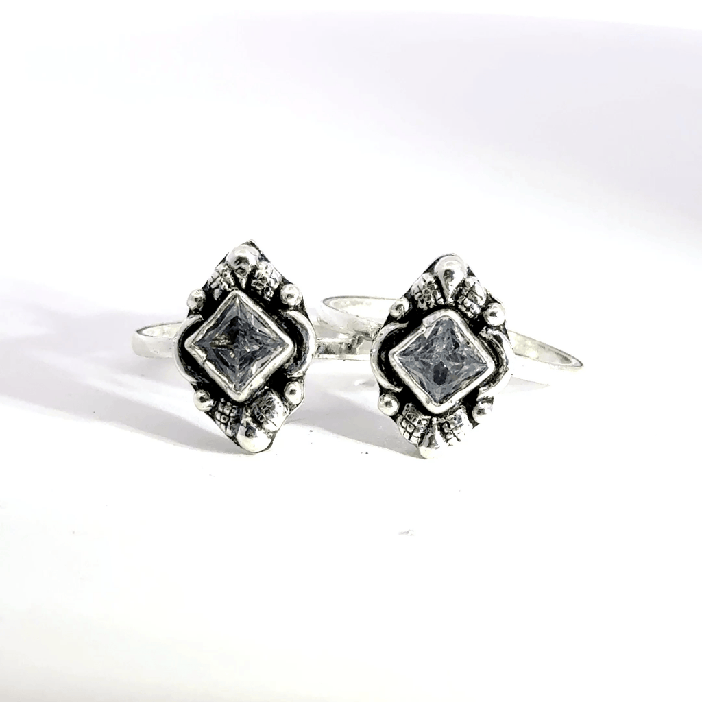 Antique Stone Toerings