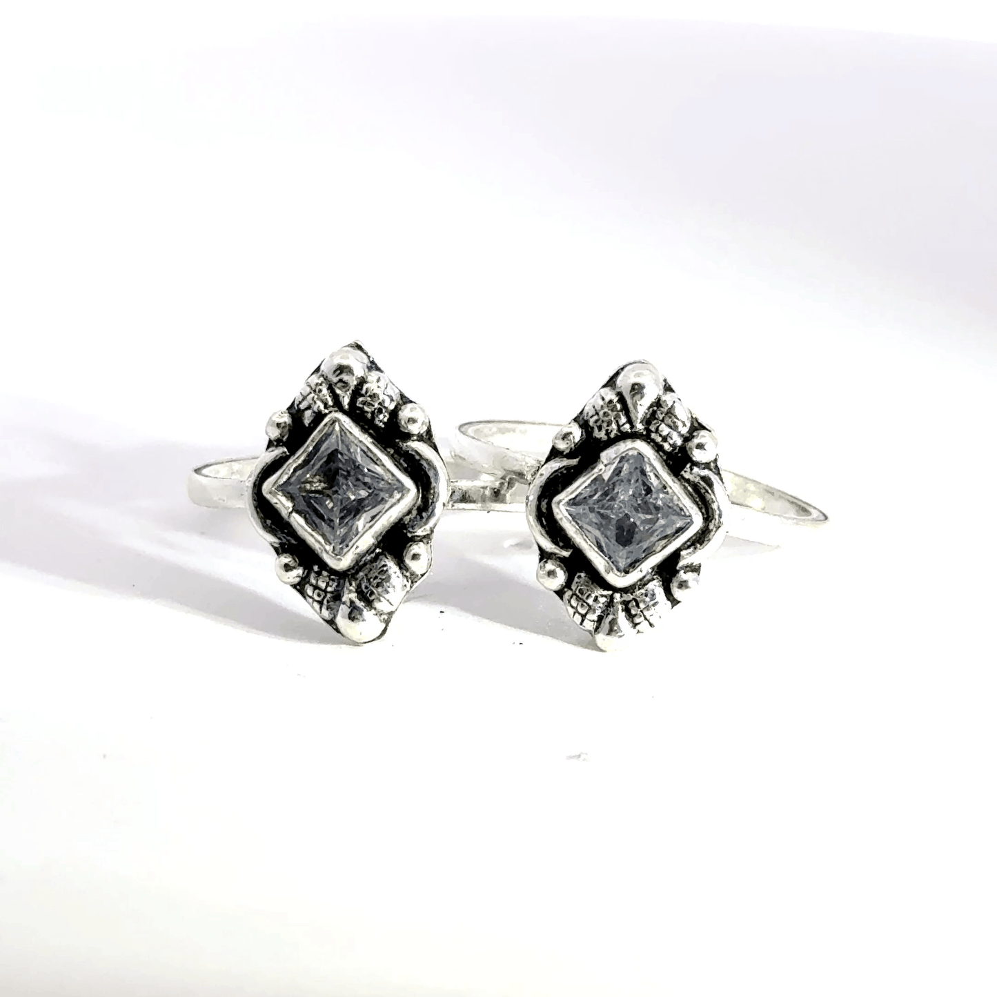 Antique Stone Toerings
