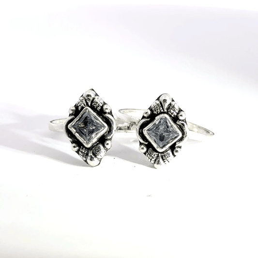 Antique Stone Toerings