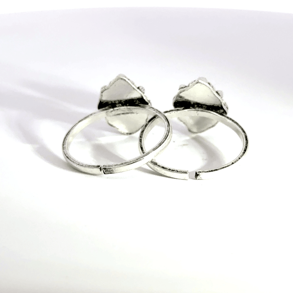 Antique Stone Toerings