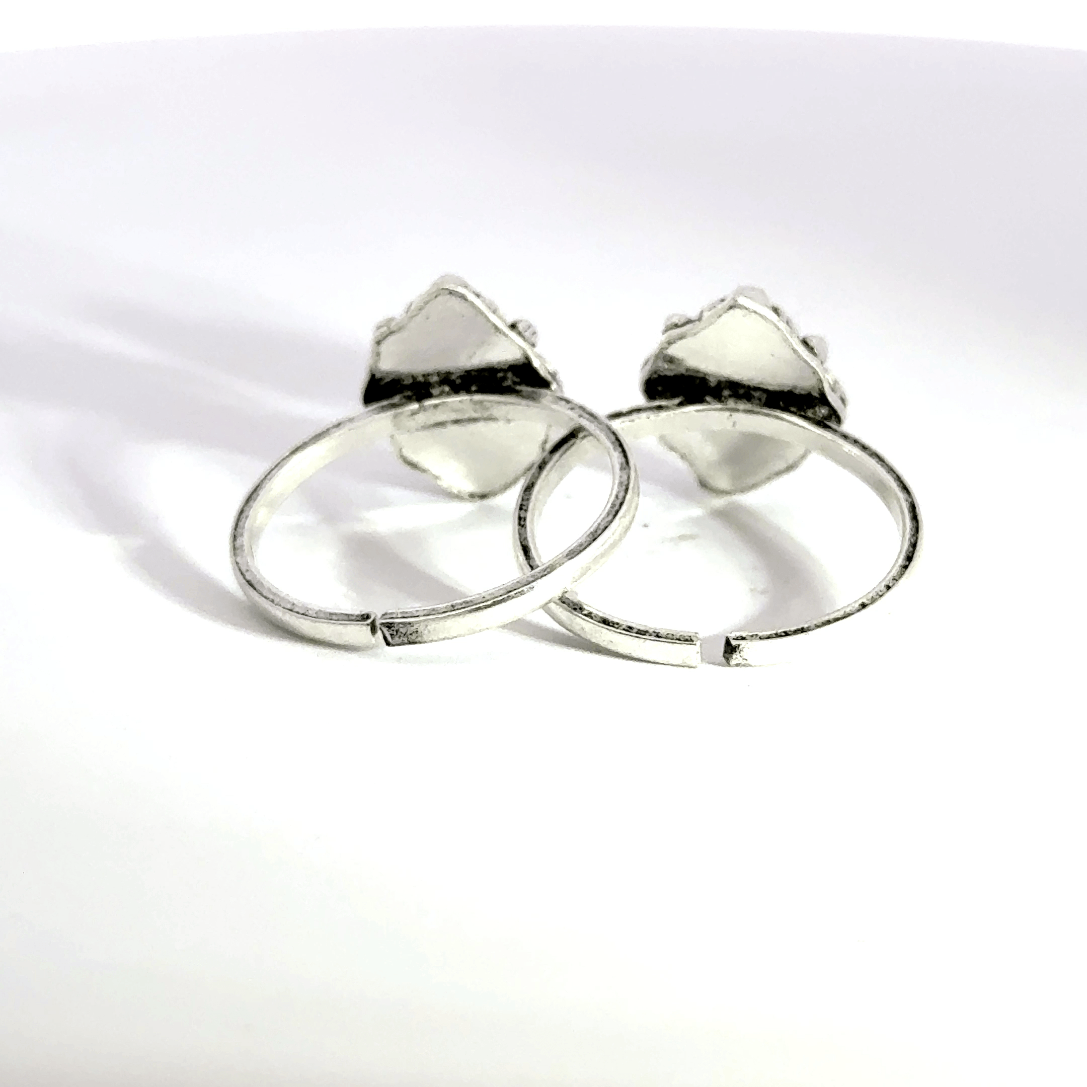 Antique Stone Toerings