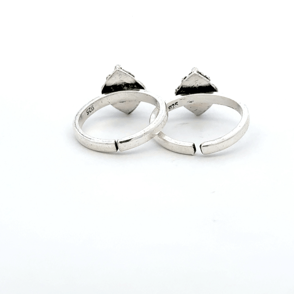 Antique Stone Toerings