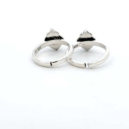 Antique Stone Toerings