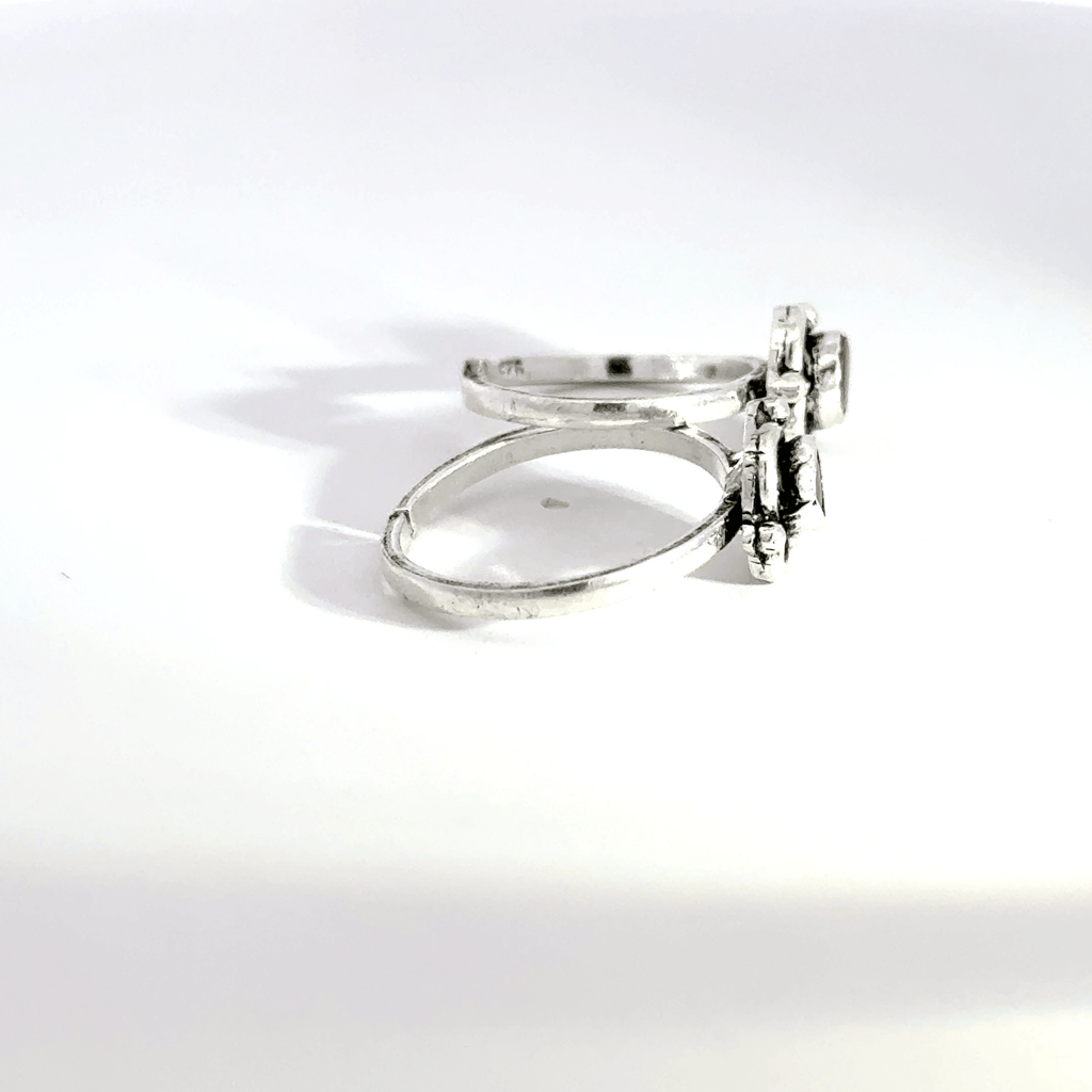 Antique Stone Toerings