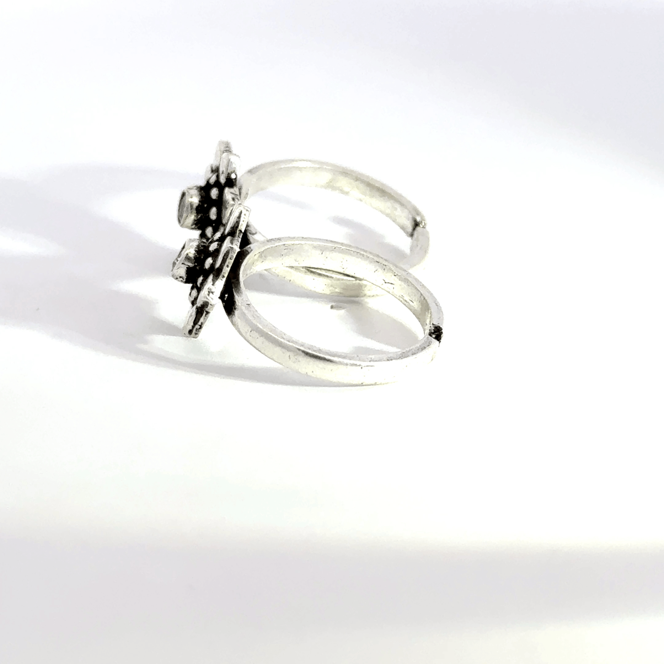 Antique Stone Toerings