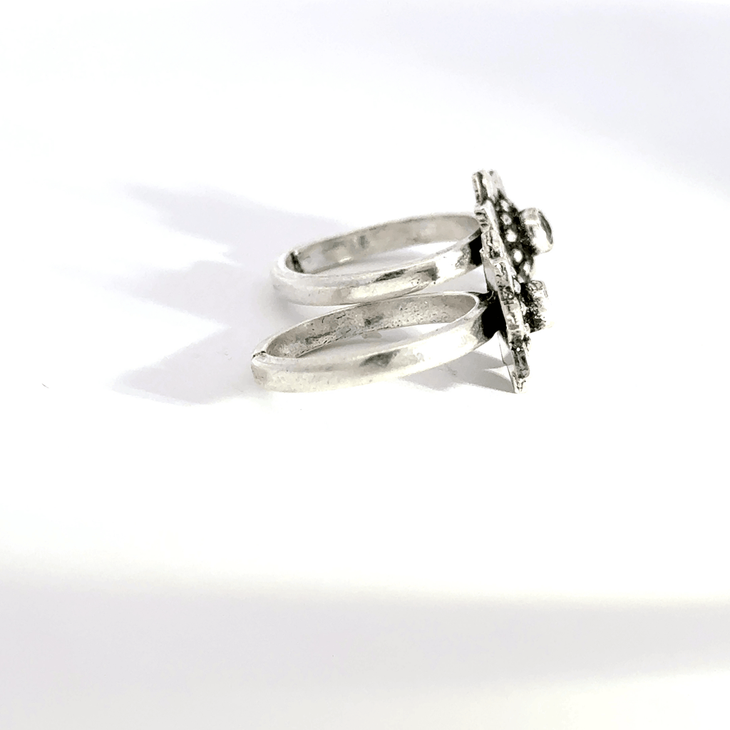 Antique Stone Toerings
