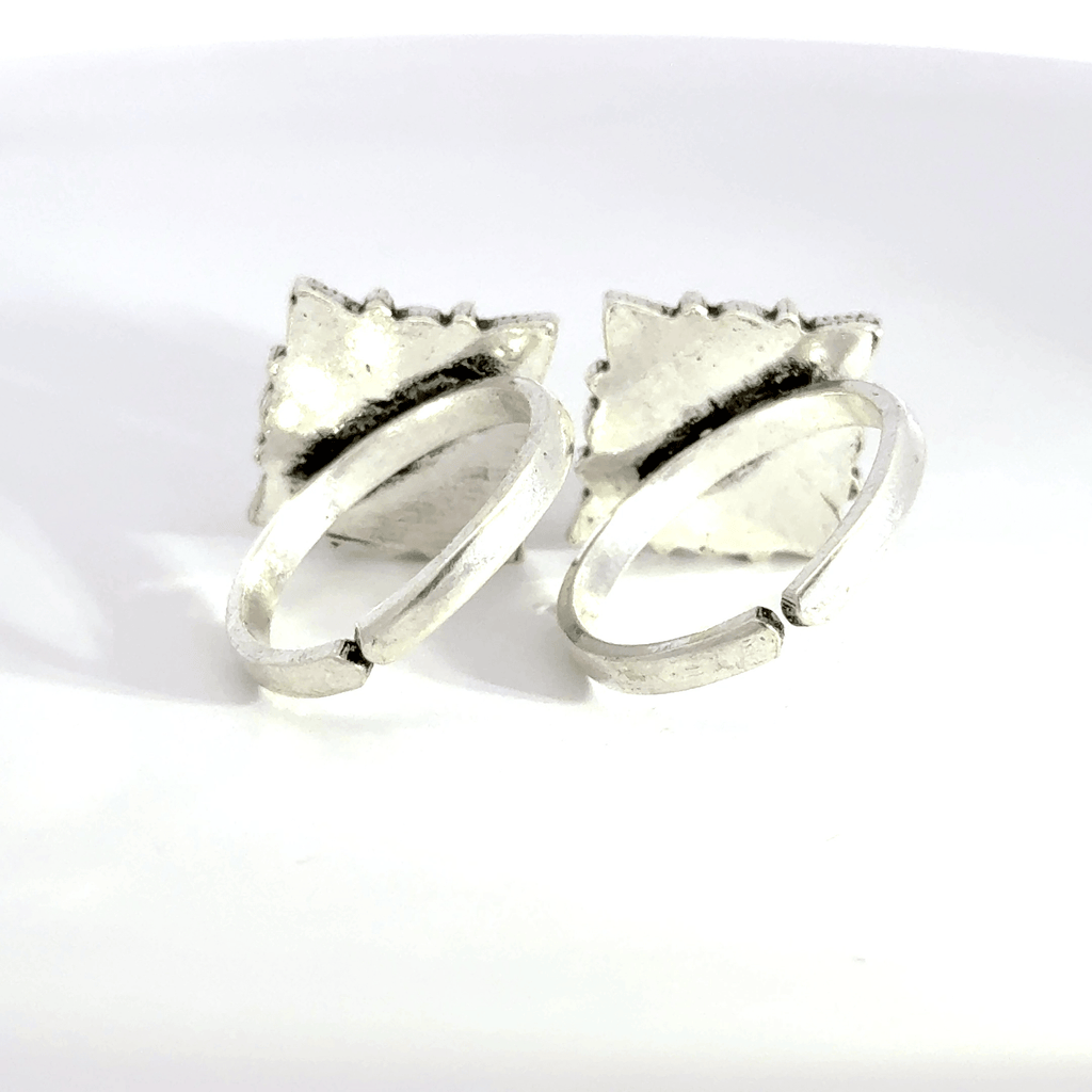 Antique Stone Toerings