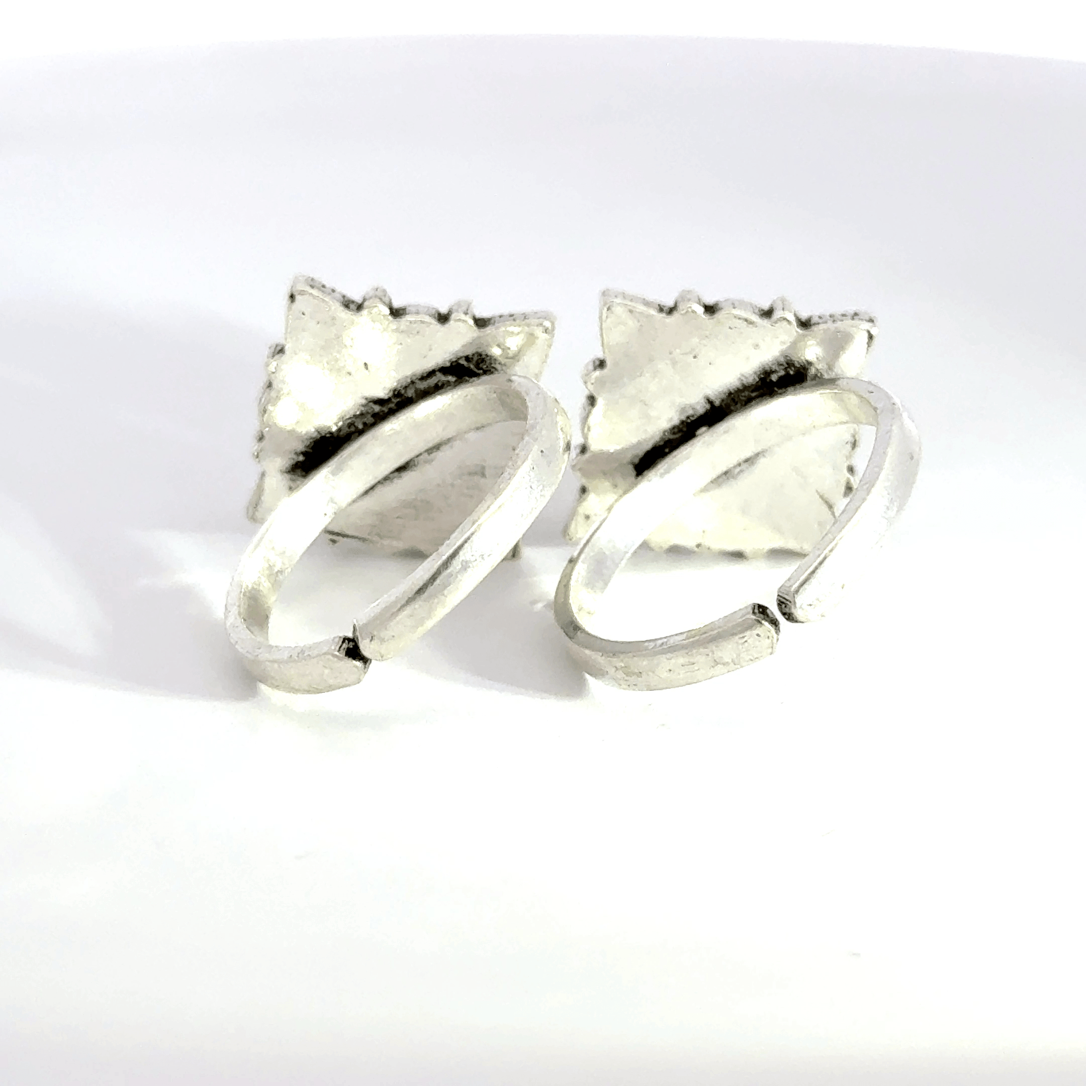 Antique Stone Toerings