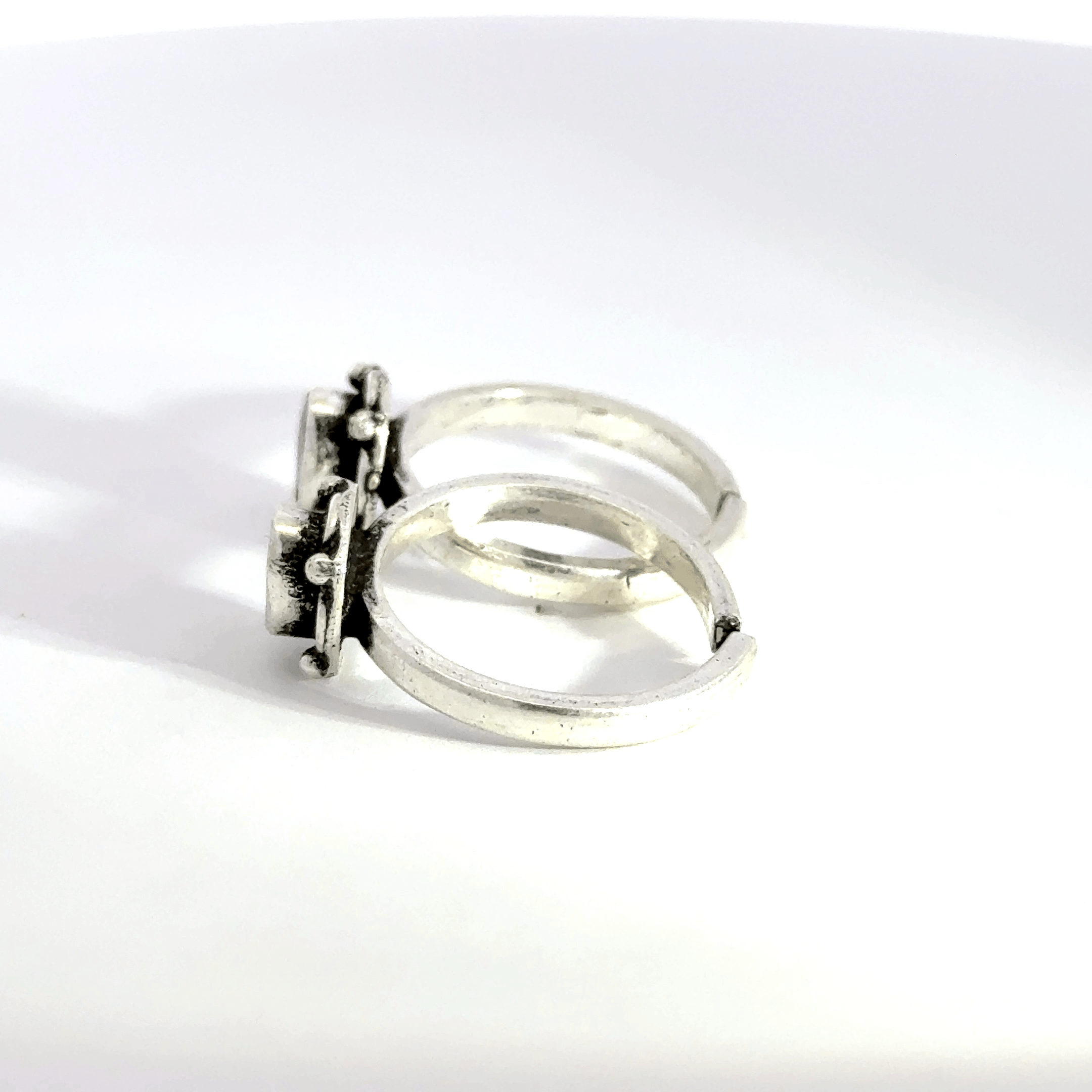 Antique Stone Toerings