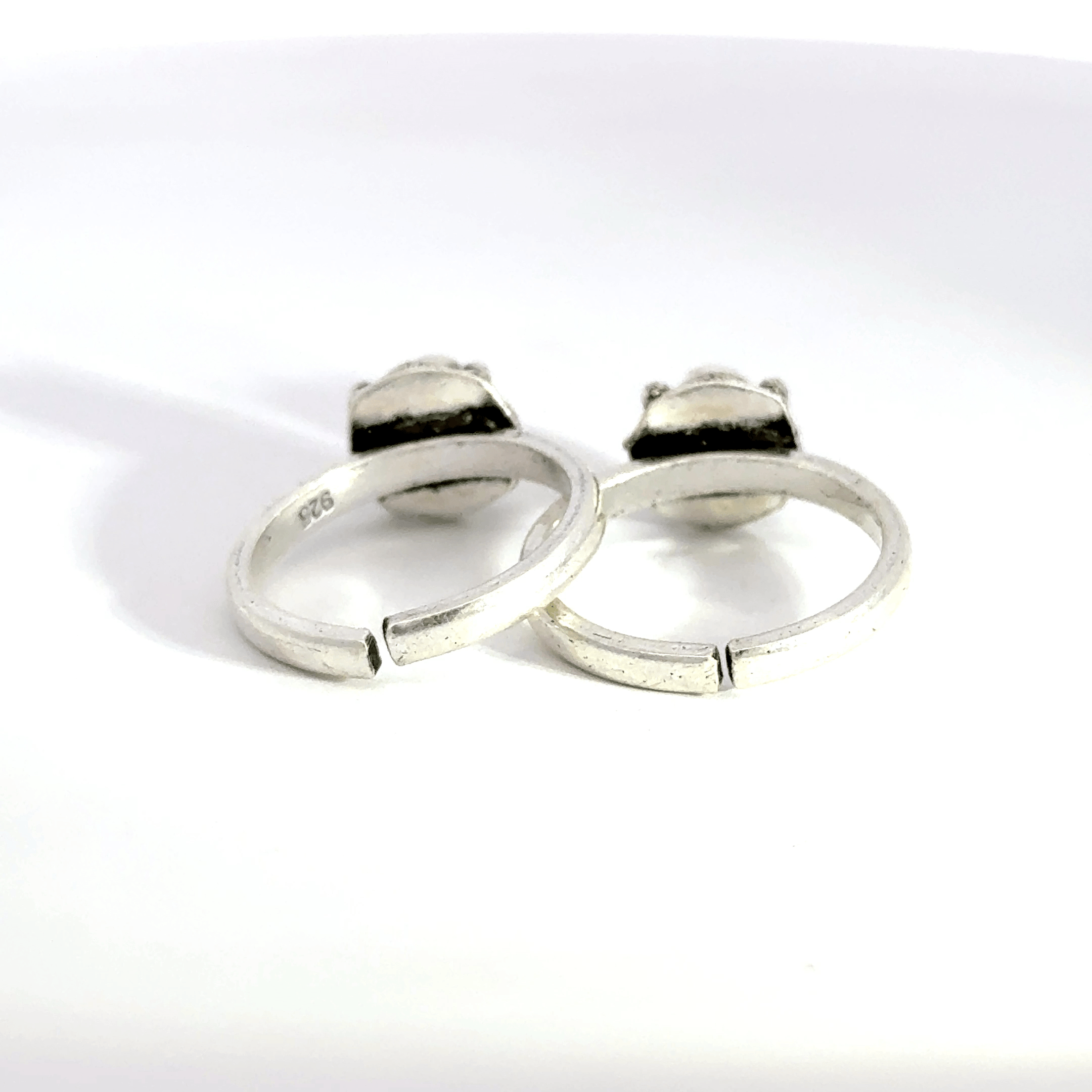 Antique Stone Toerings