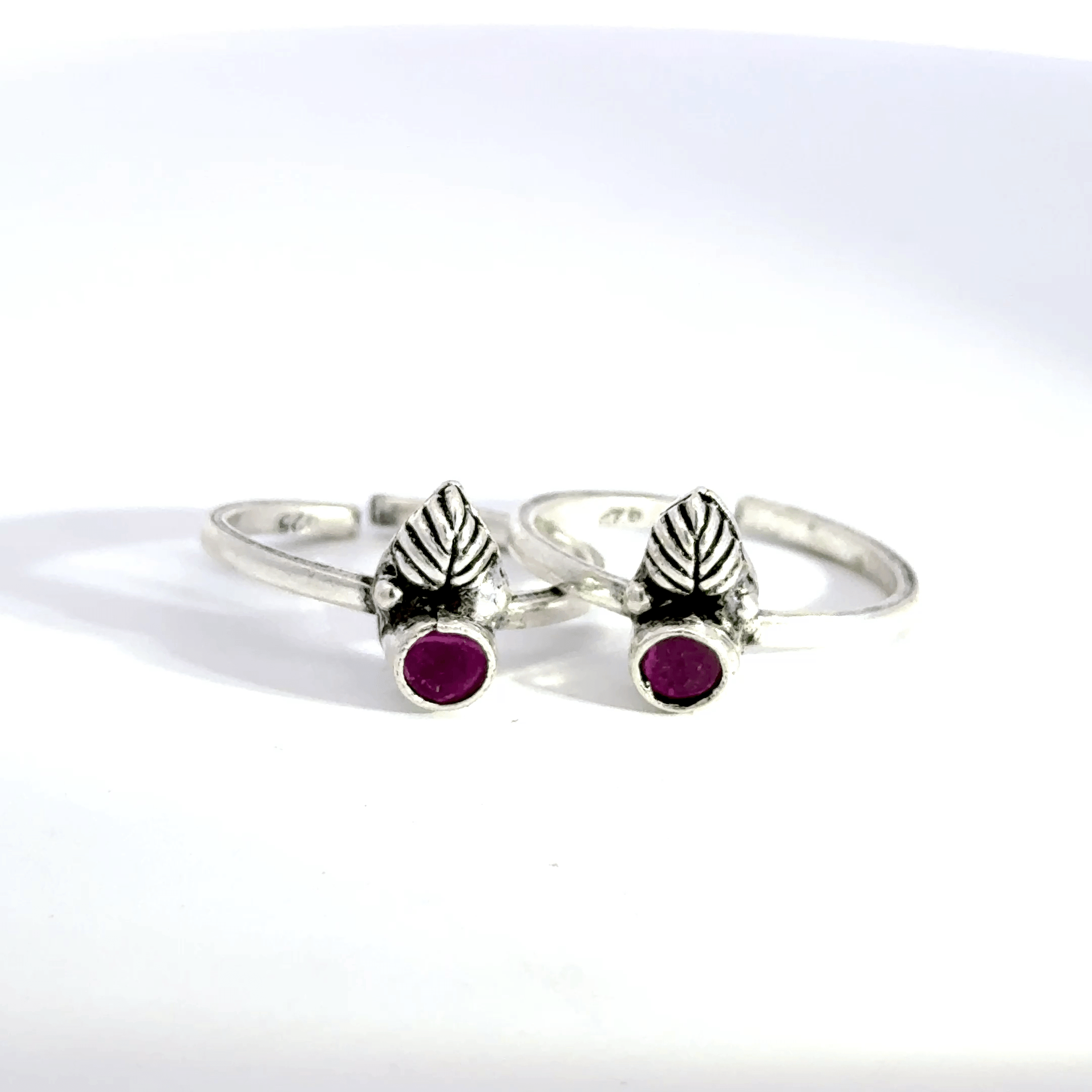 Antique Stone Toerings