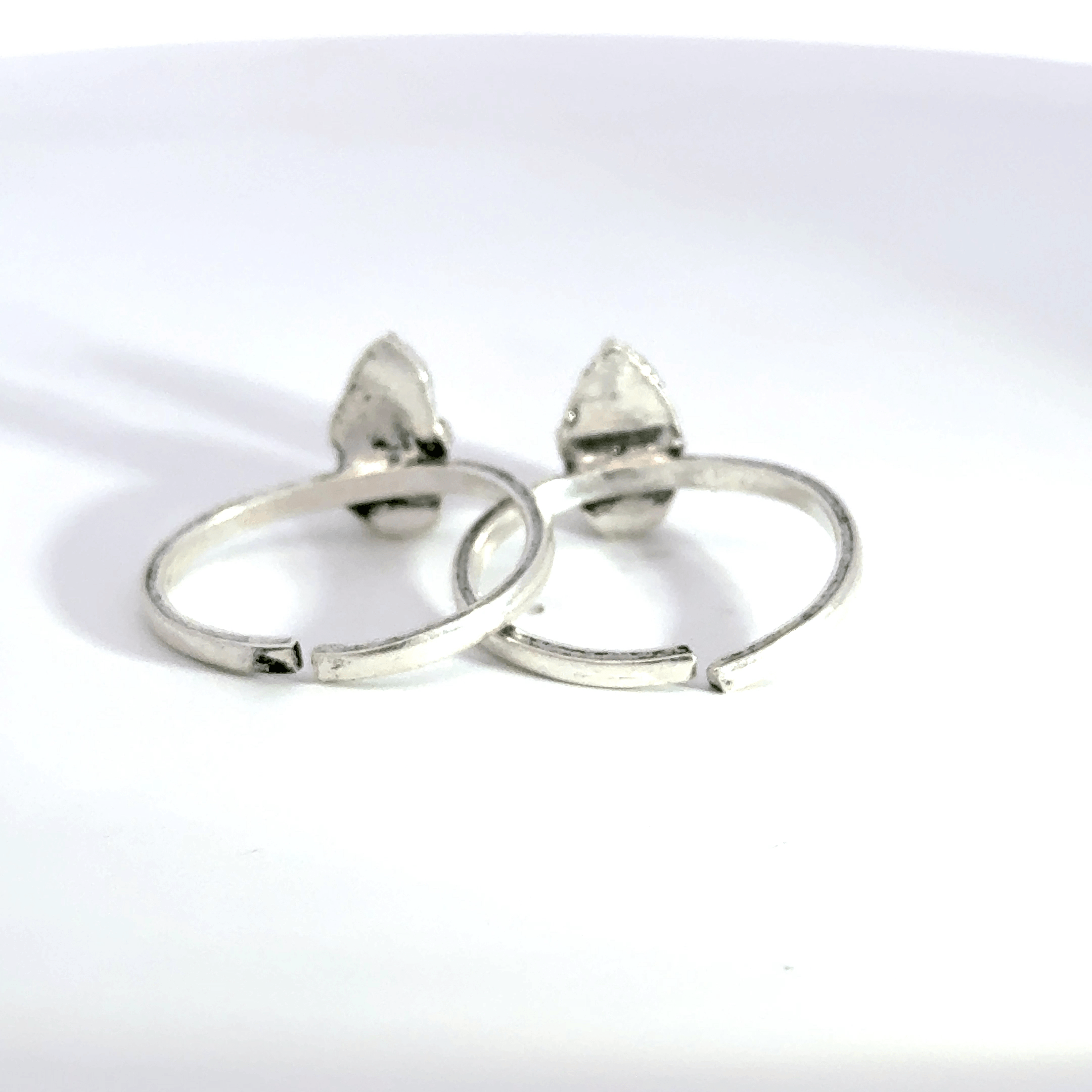 Antique Stone Toerings