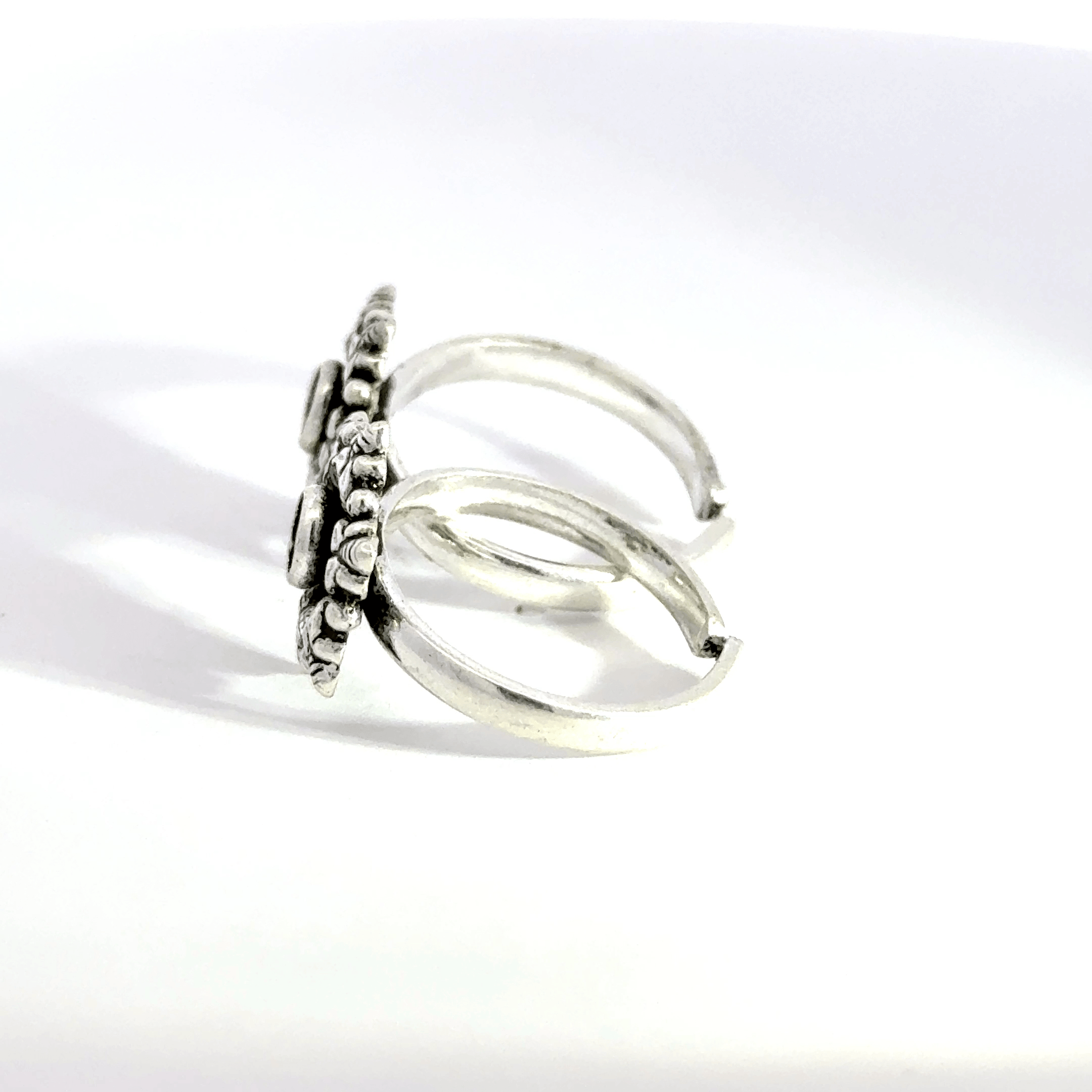 Antique Stone Toerings