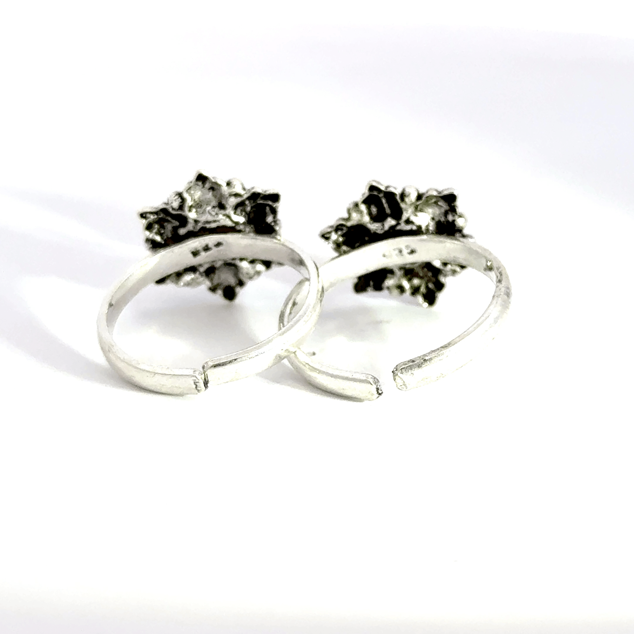 Antique Stone Toerings