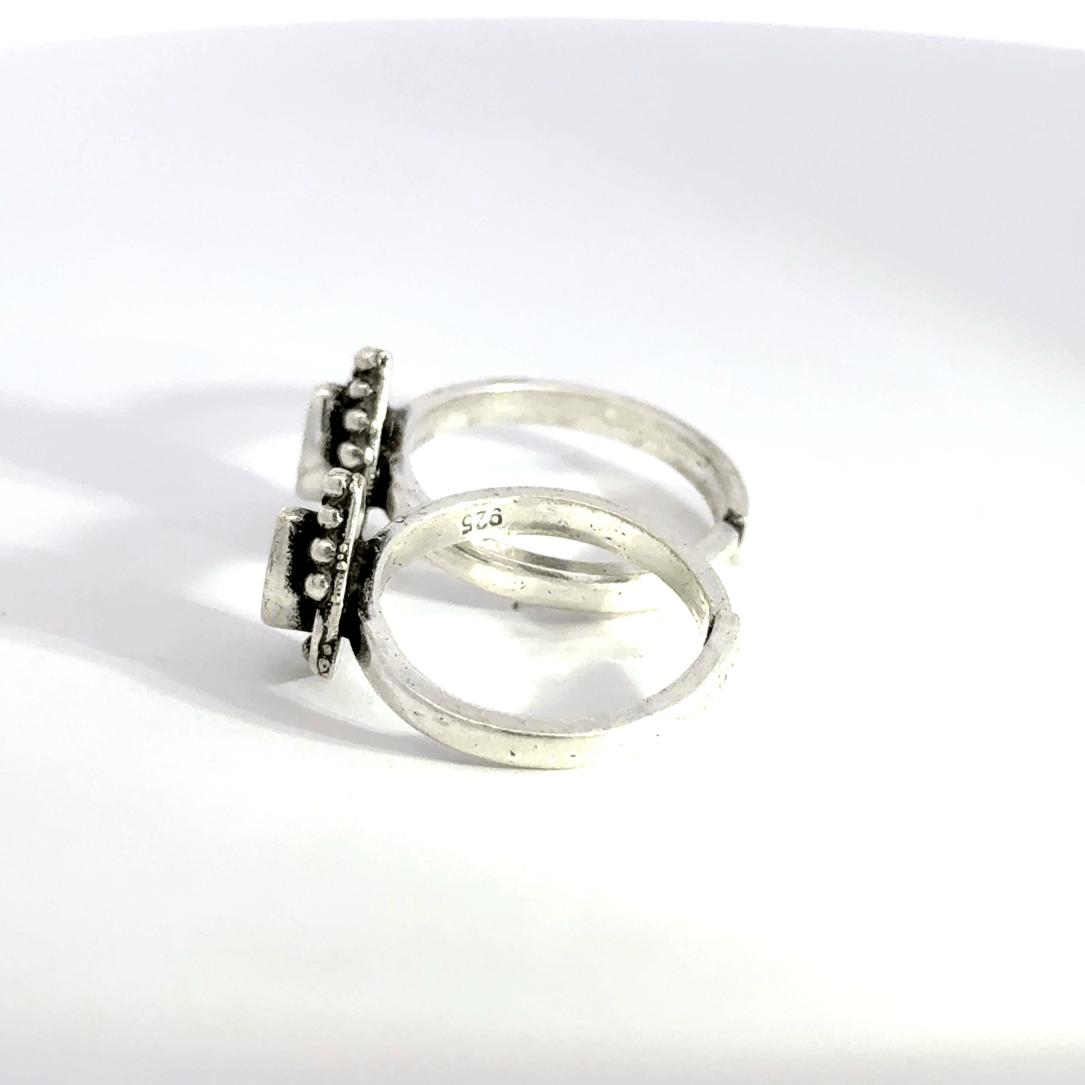 Antique Stone Toerings