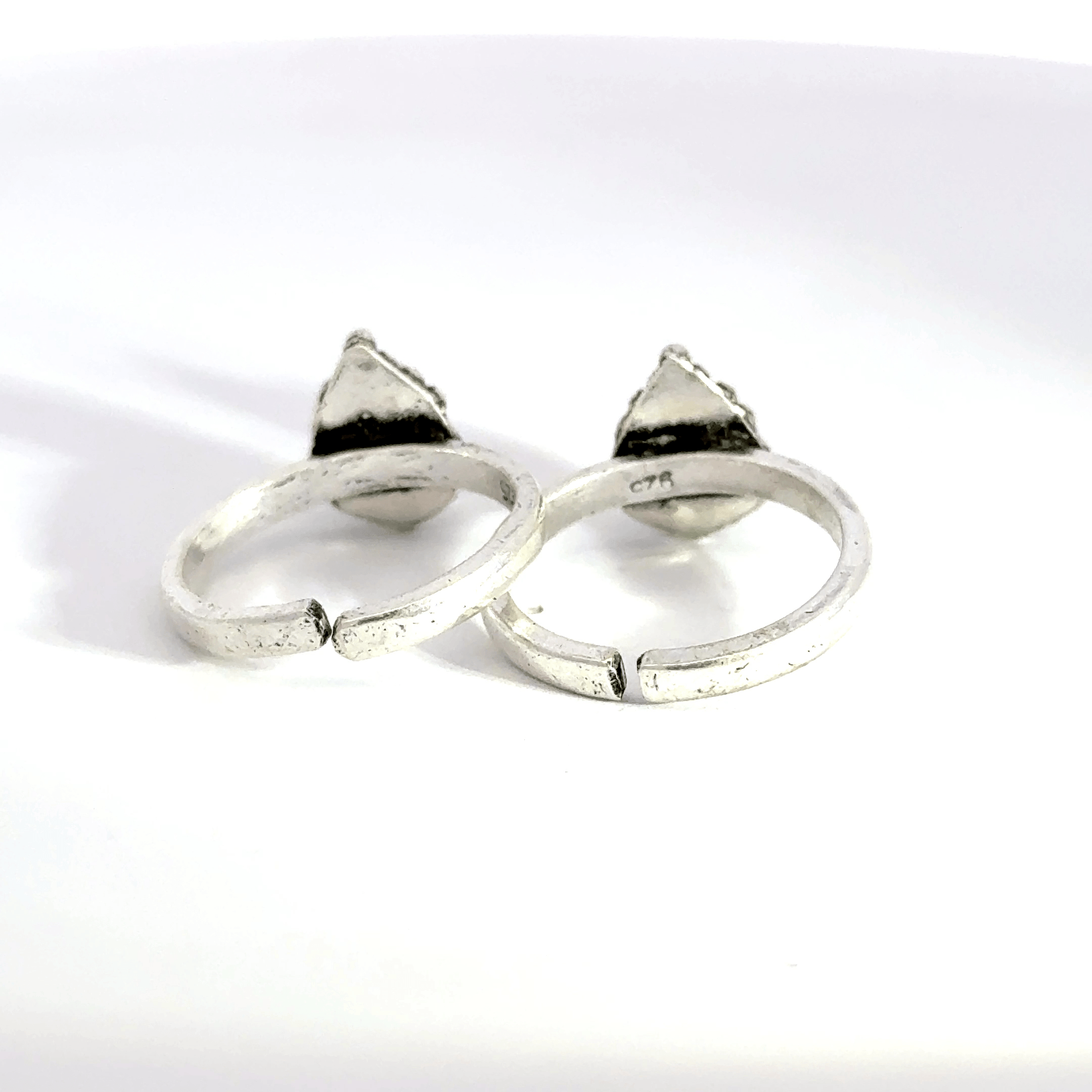 Antique Stone Toerings