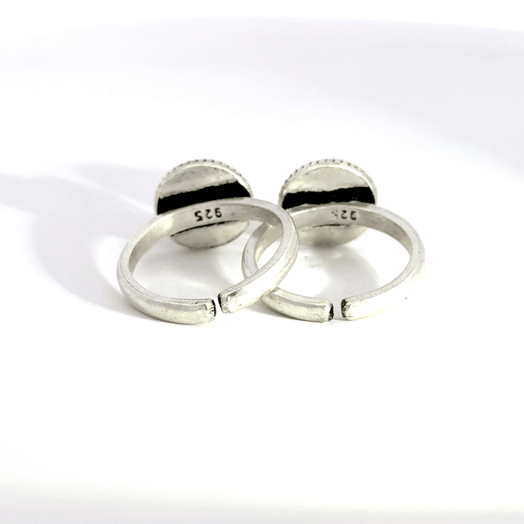 Antique Stone Toerings