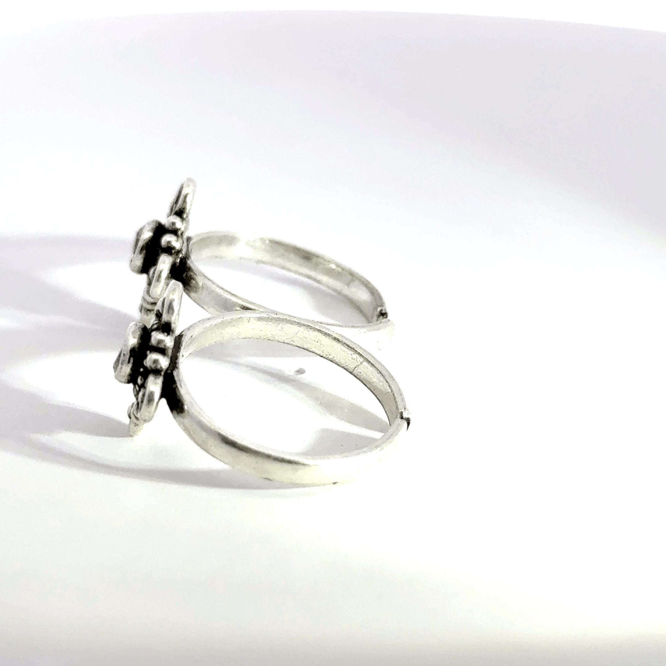 Antique Stone Toerings