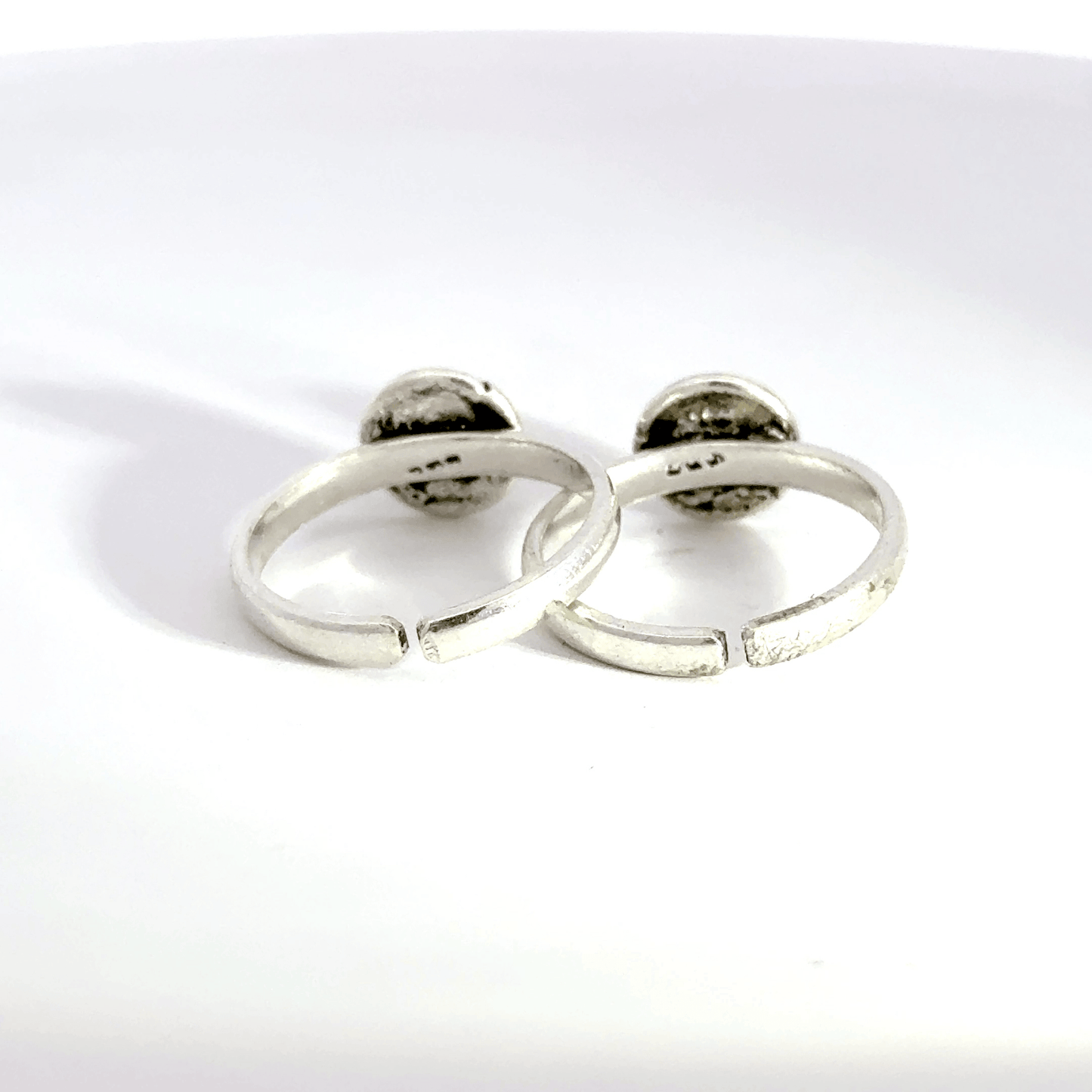 Antique Stone Toerings