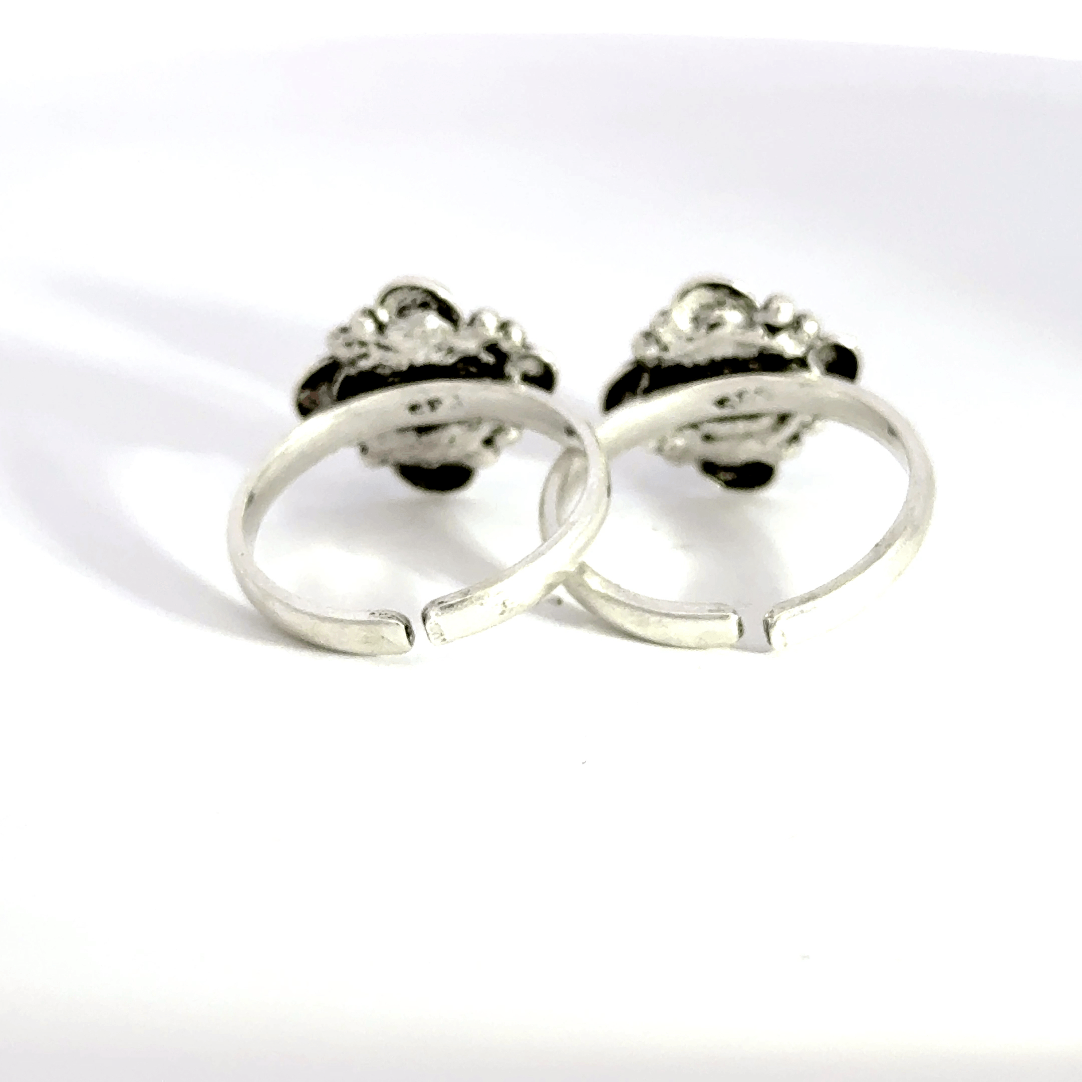 Antique Stone Toerings