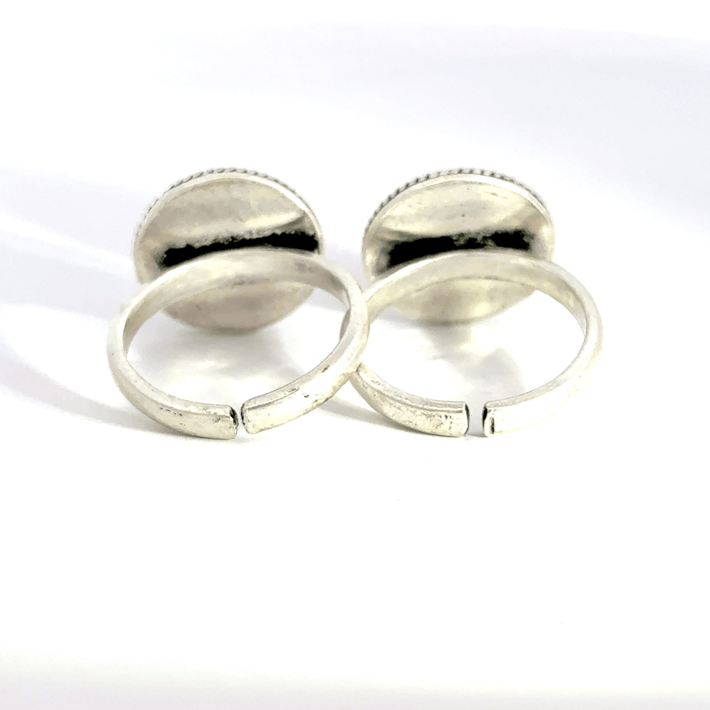 Antique Stone Toerings