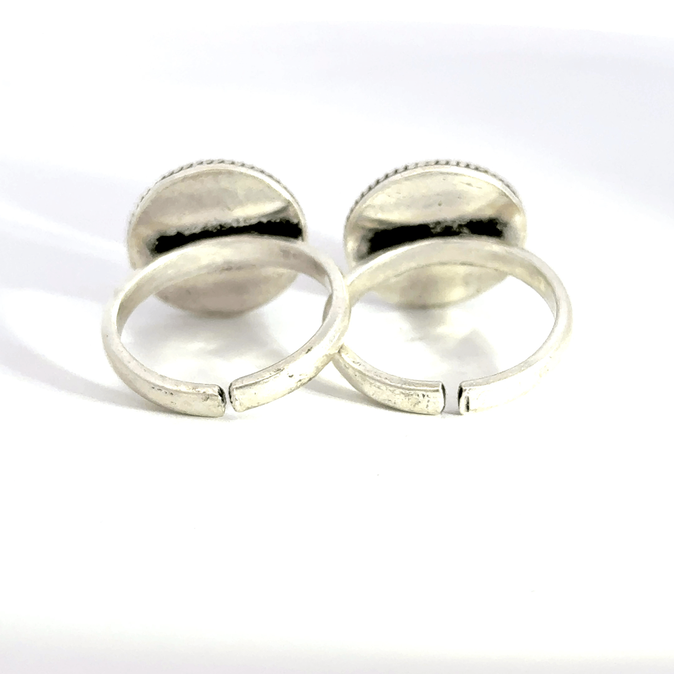 Antique Stone Toerings