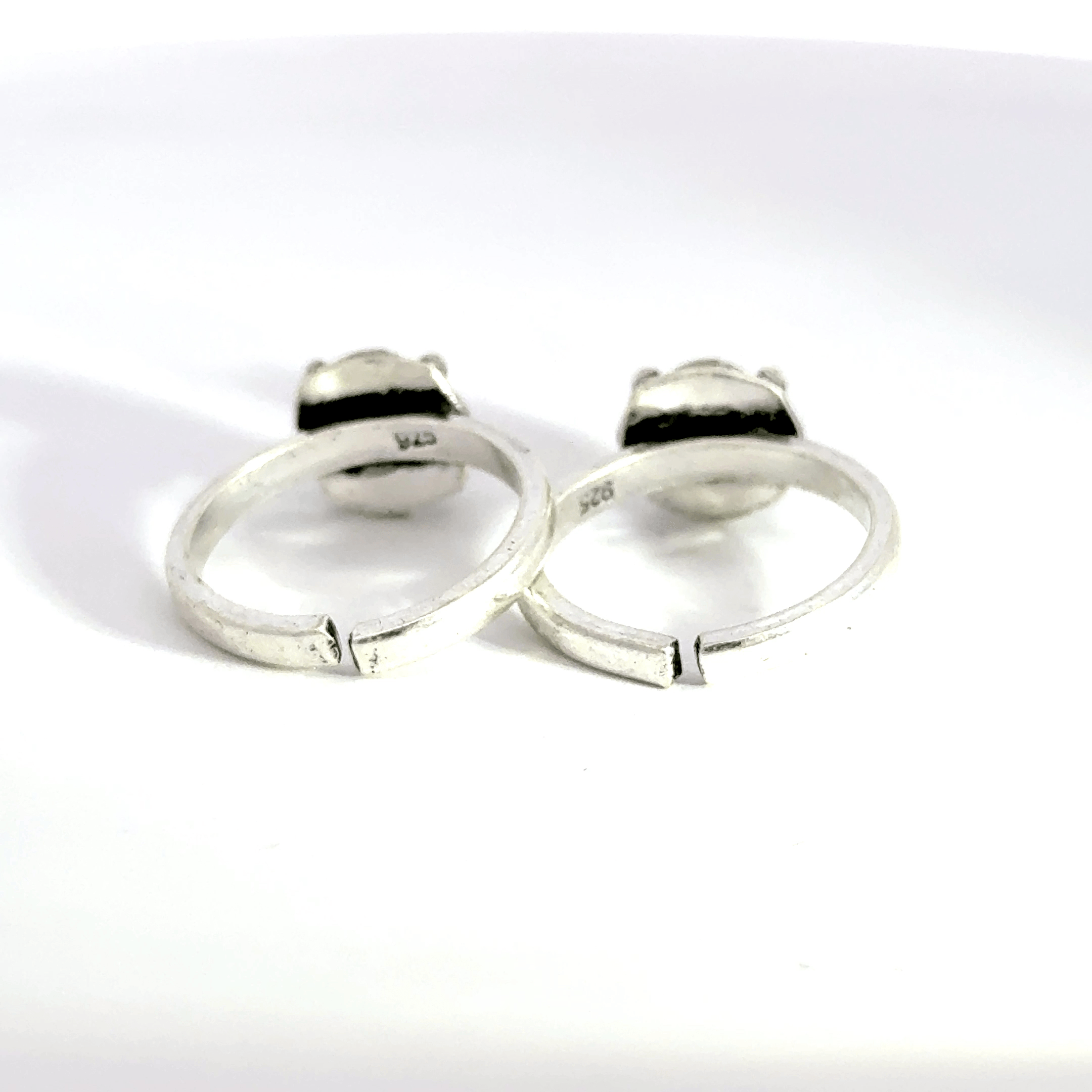 Antique Stone Toerings