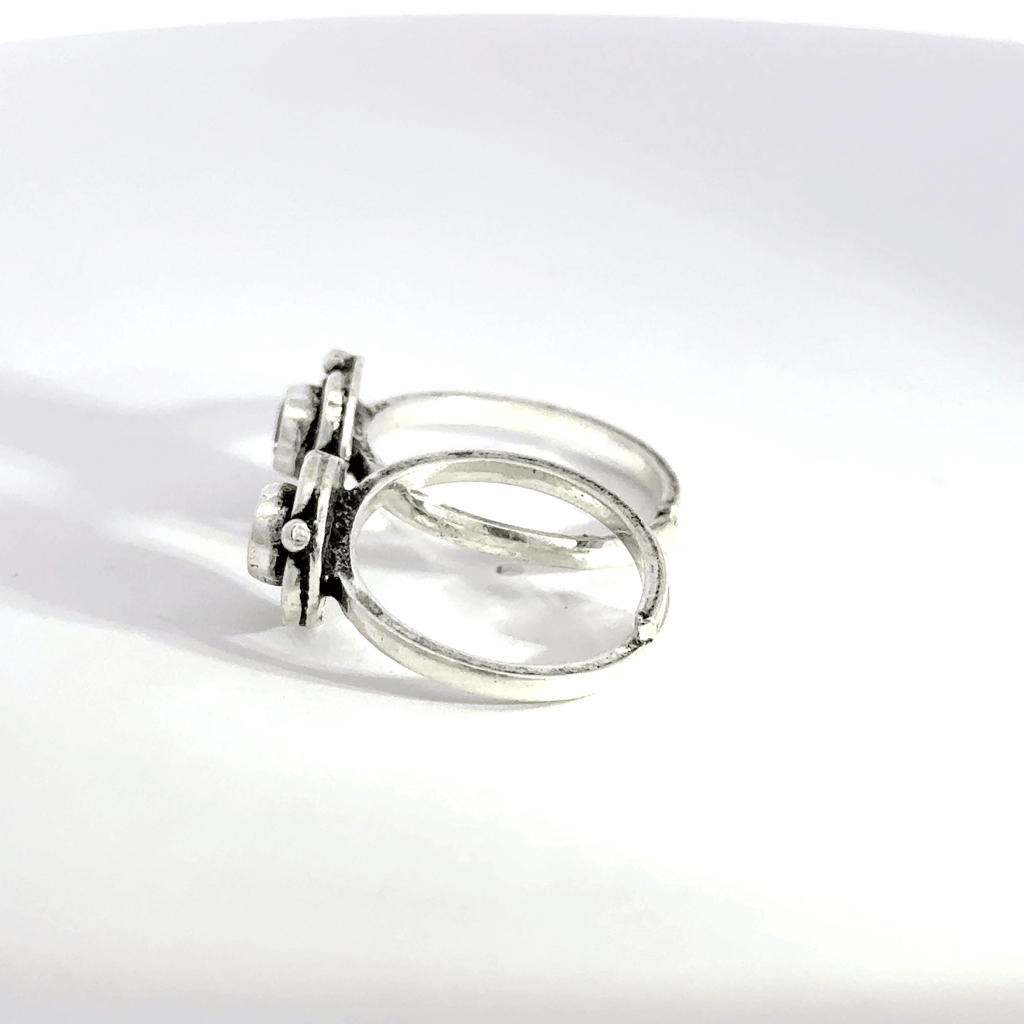 Antique Stone Toerings