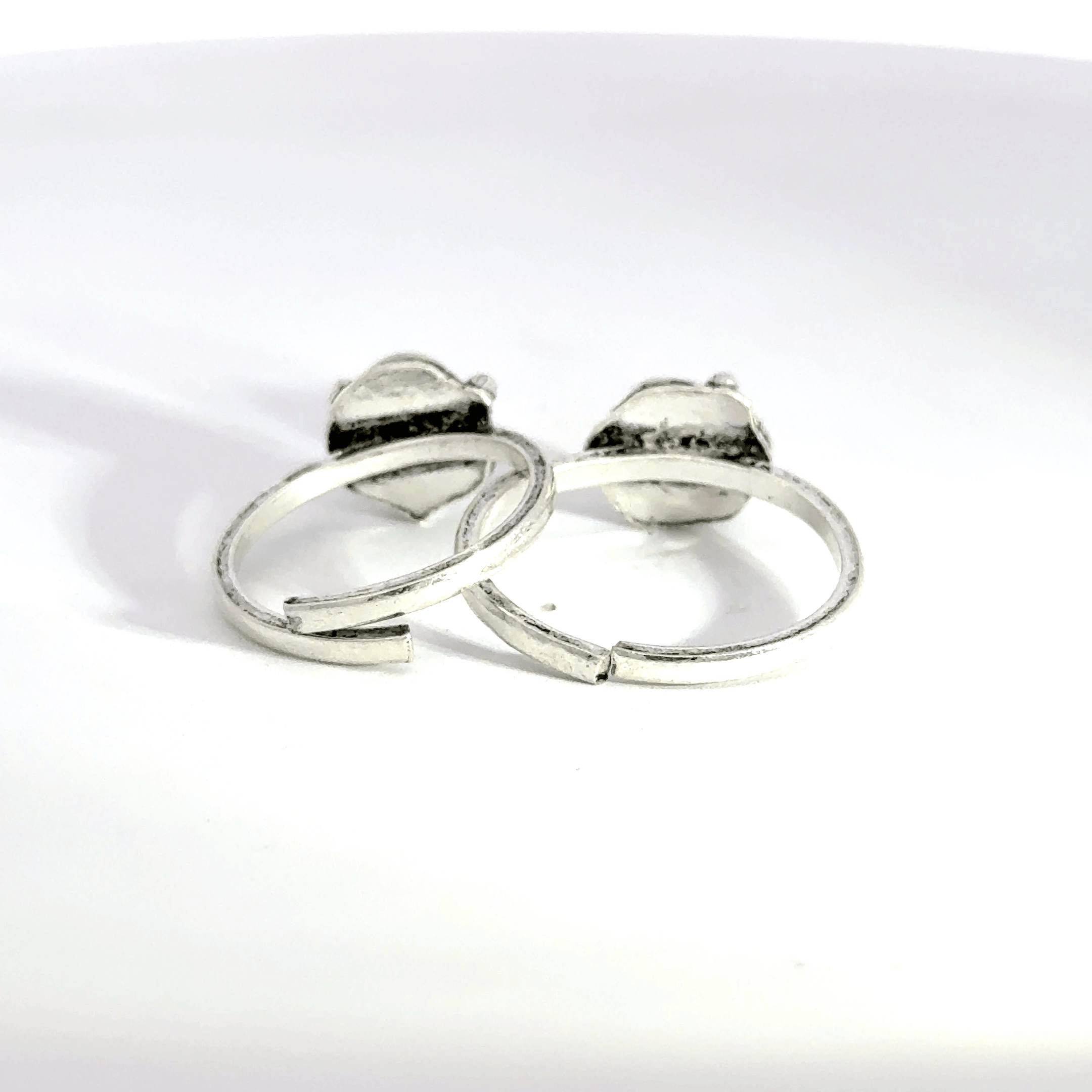 Antique Stone Toerings