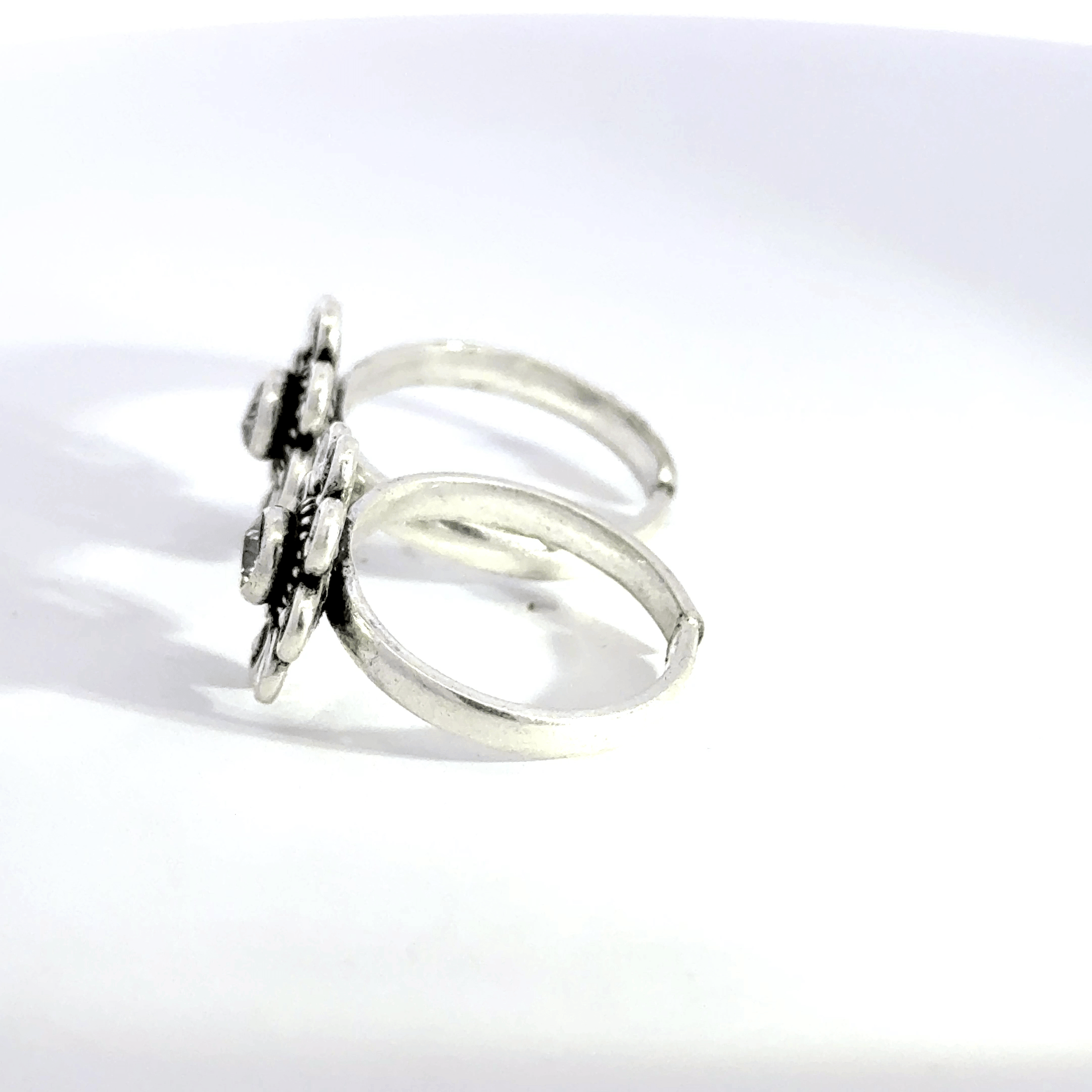 Antique Stone Toerings