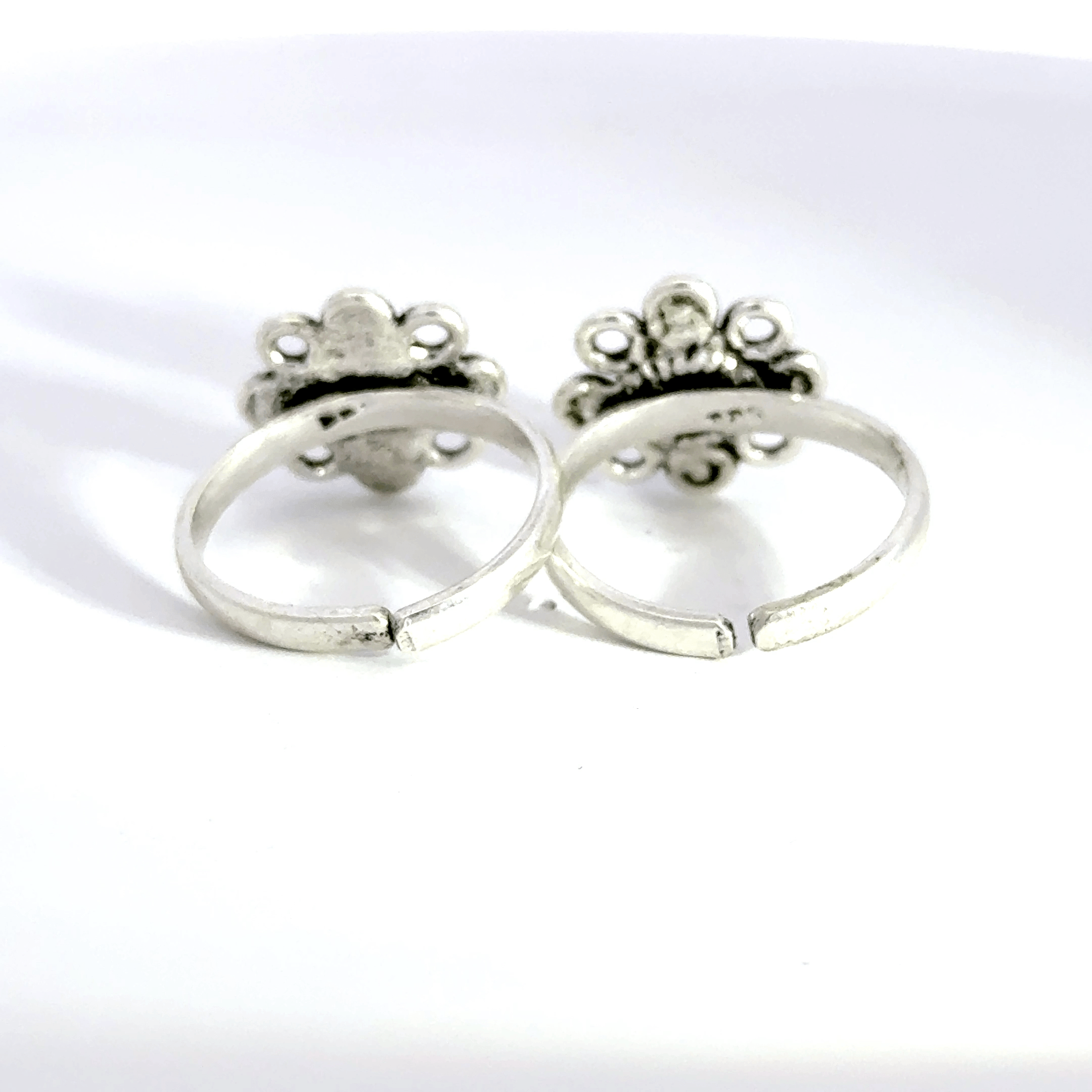 Antique Stone Toerings