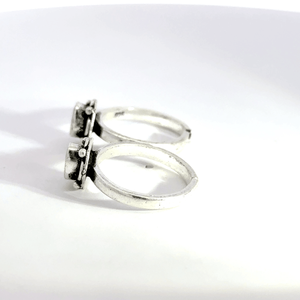 Antique Stone Toerings