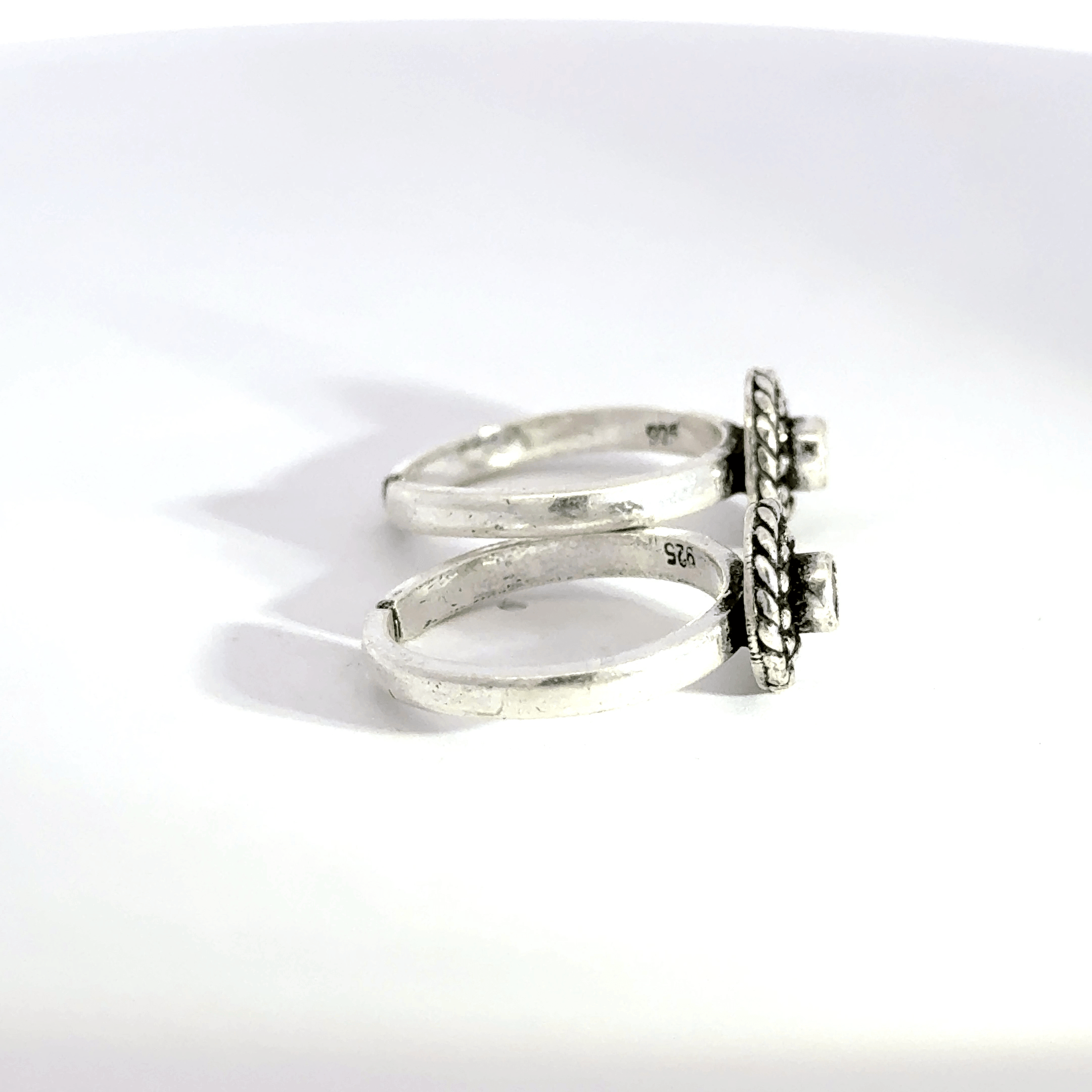 Antique Stone Toerings