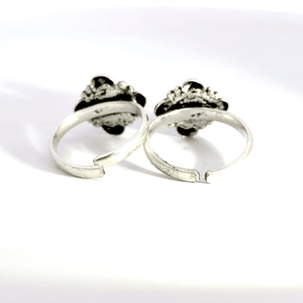 Antique Stone Toerings