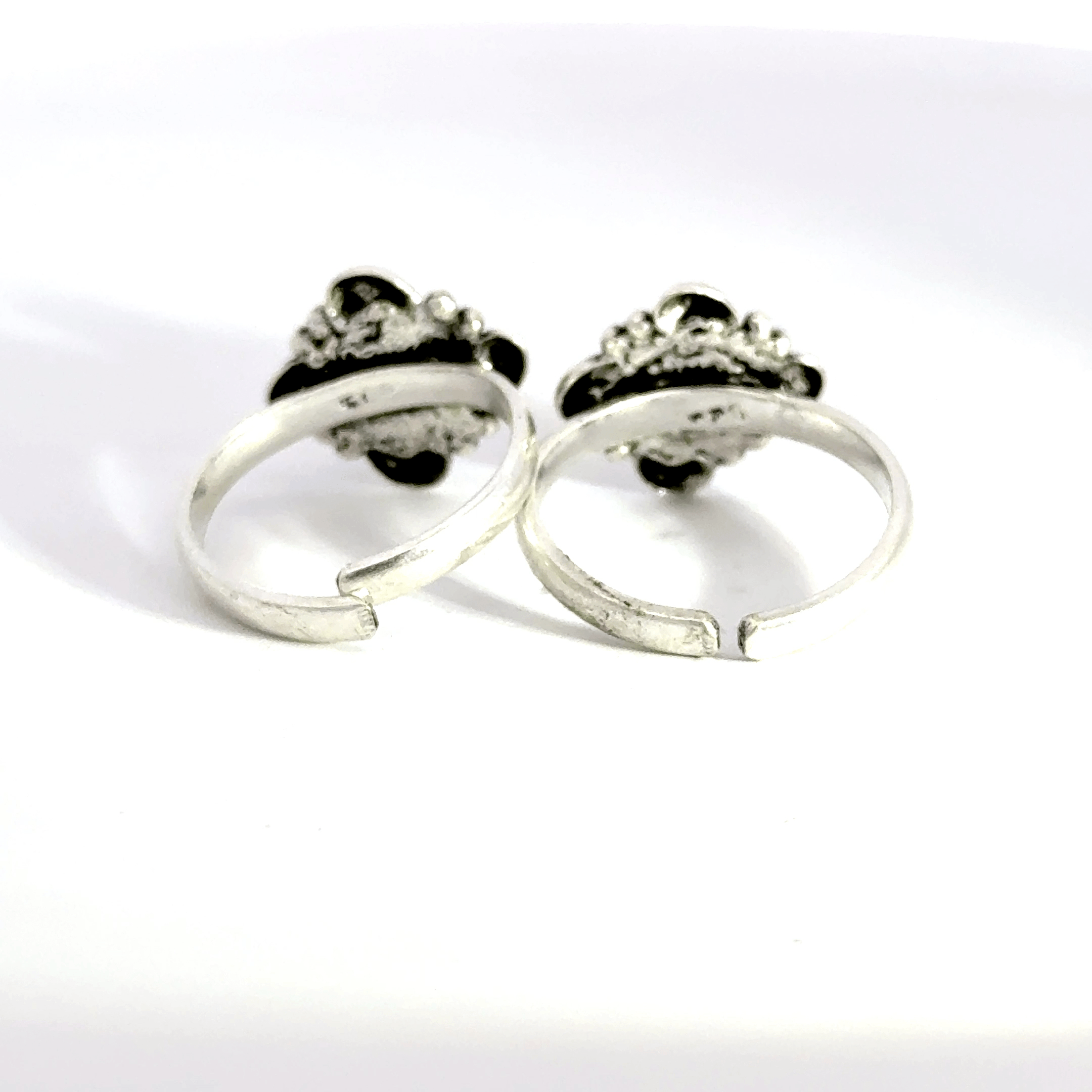 Antique Stone Toerings