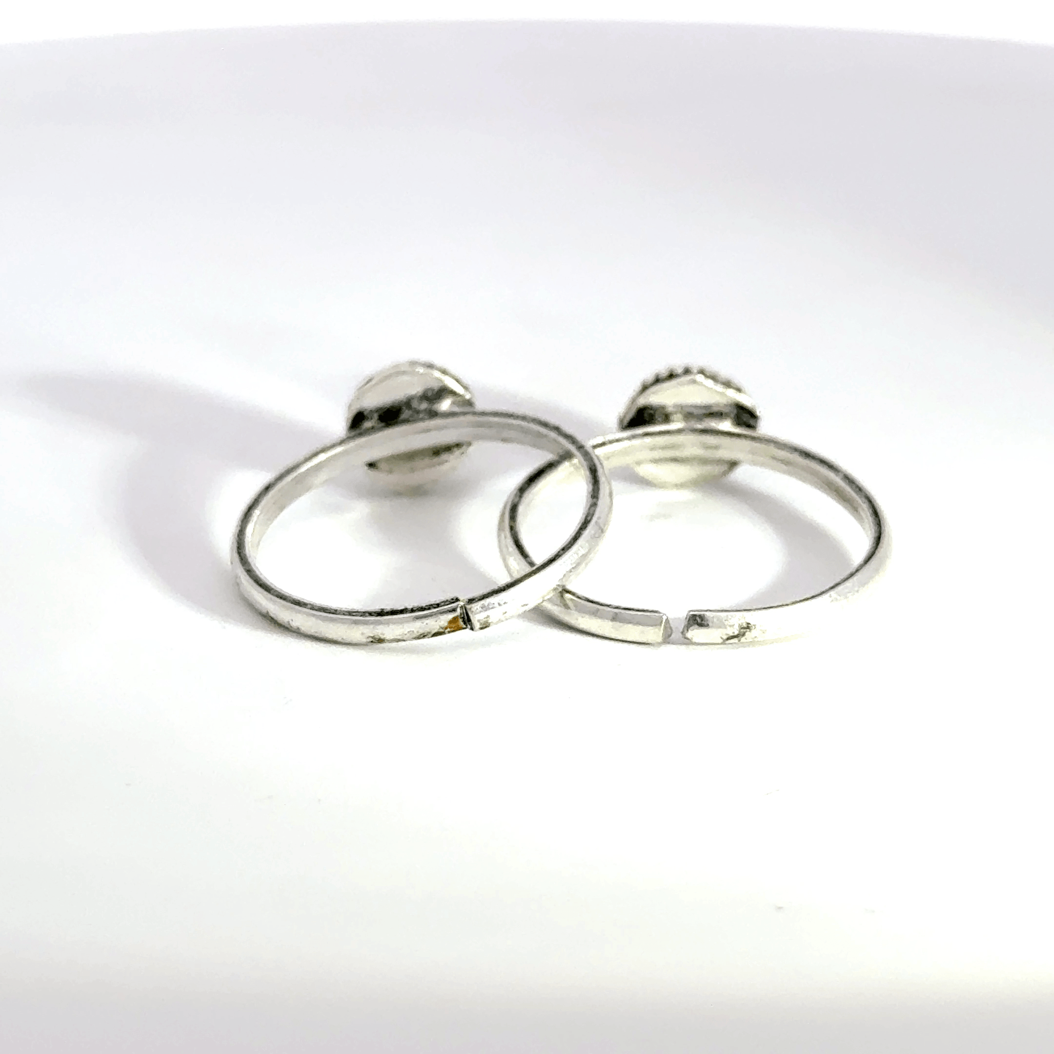 Antique Stone Toerings