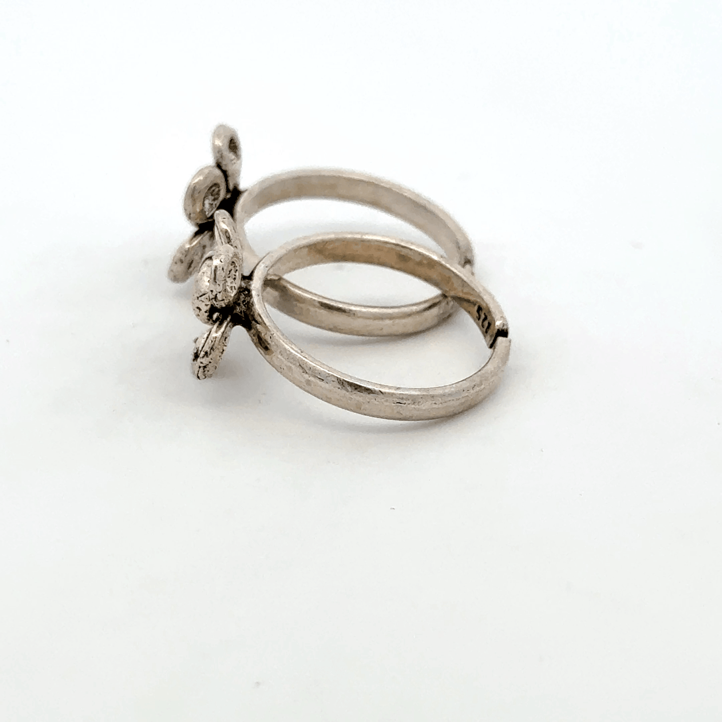 Antique Flower Toerings